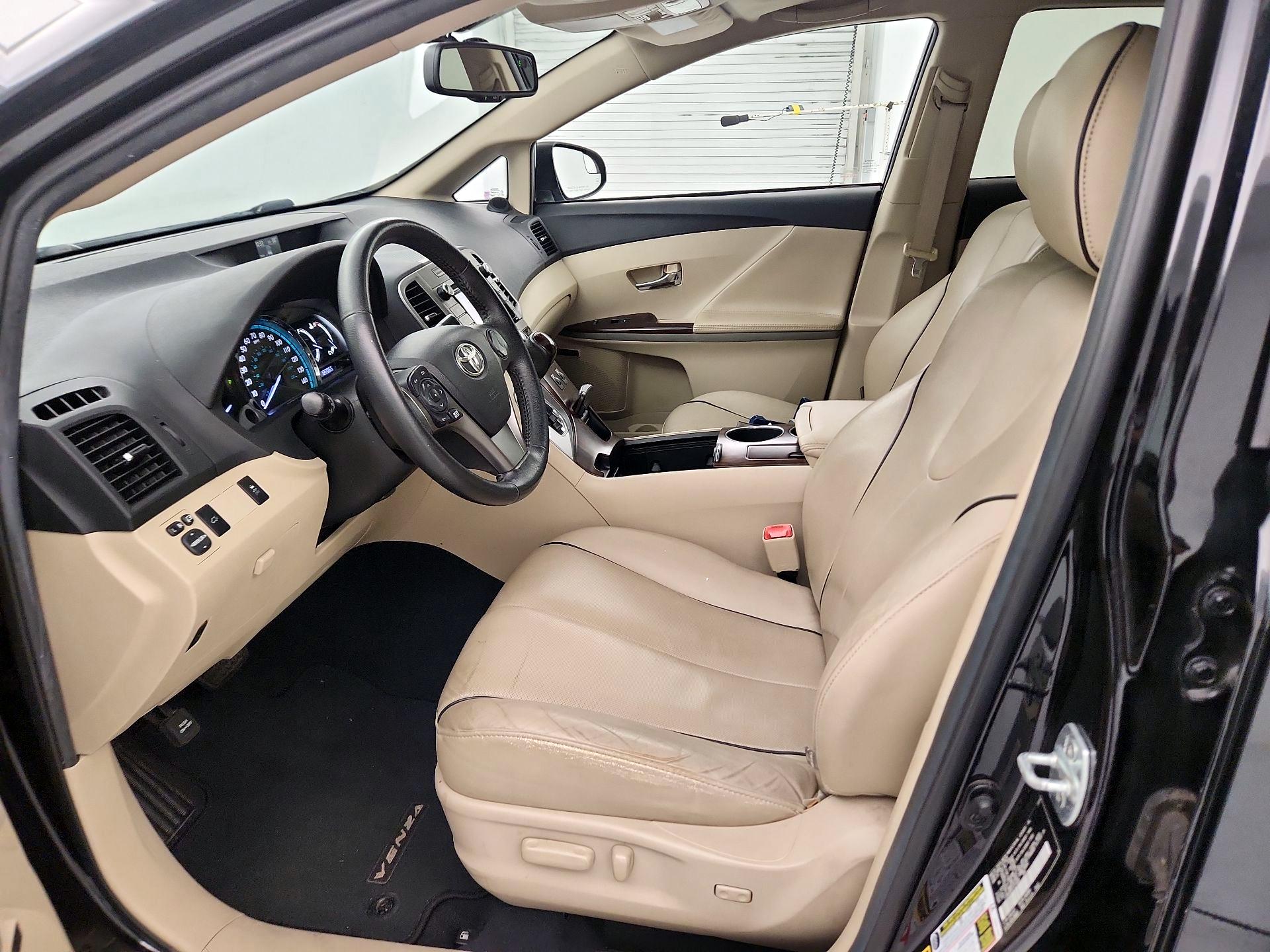 Thumbnail: 2015 Toyota Venza - 9