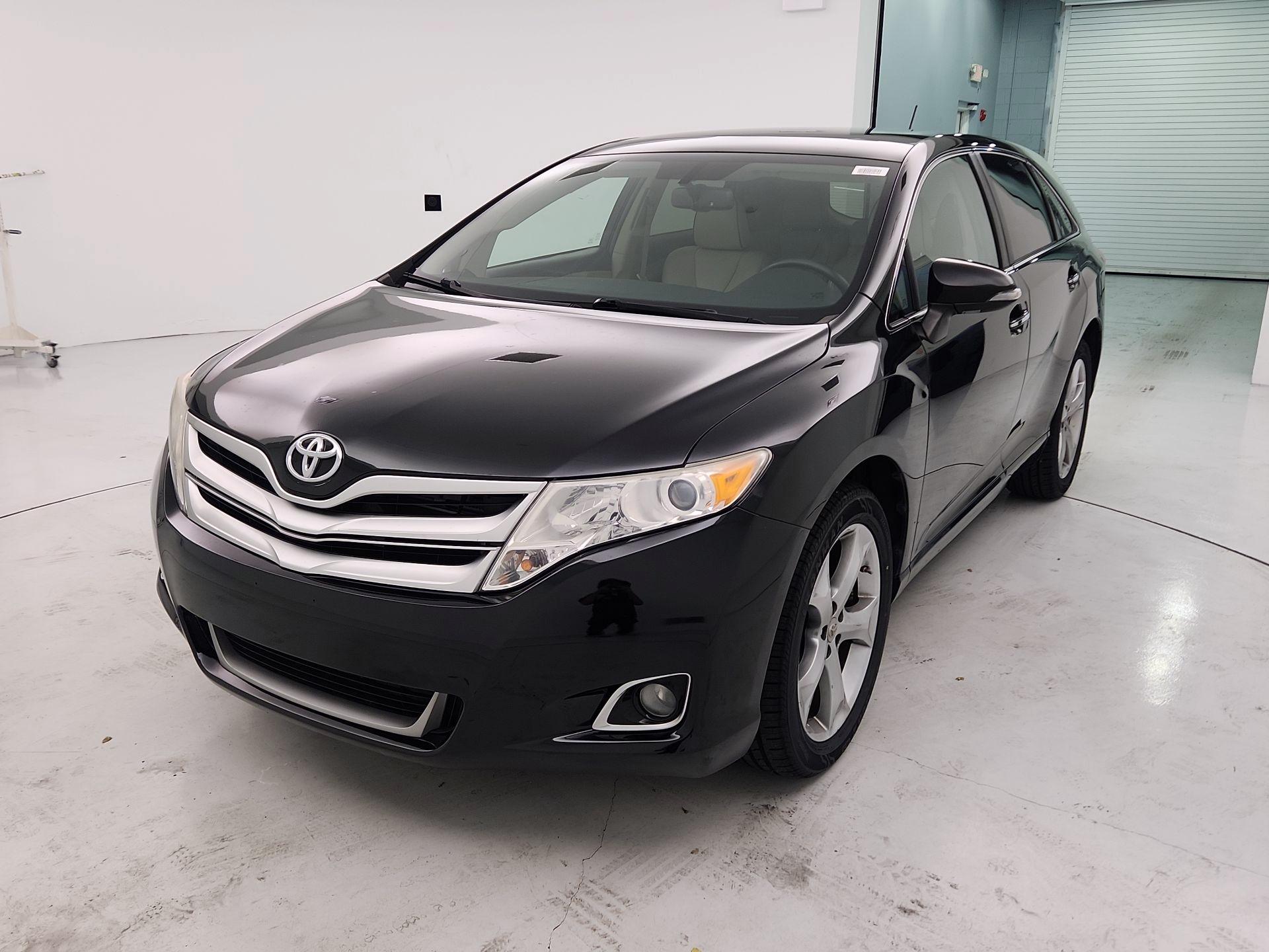 Thumbnail: 2015 Toyota Venza - 3