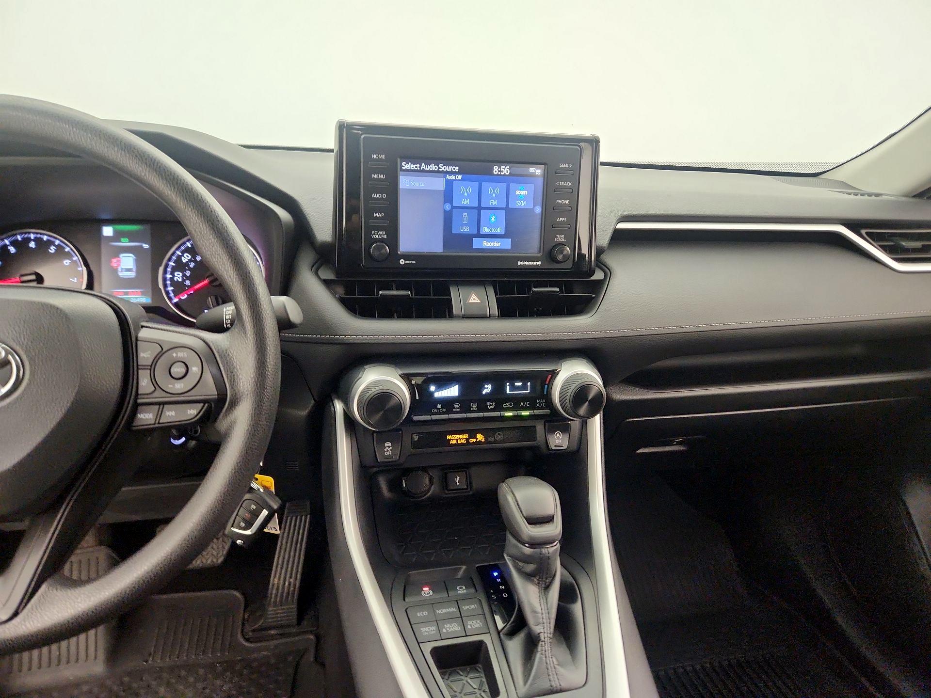 Thumbnail: 2022 Toyota RAV4 - 9