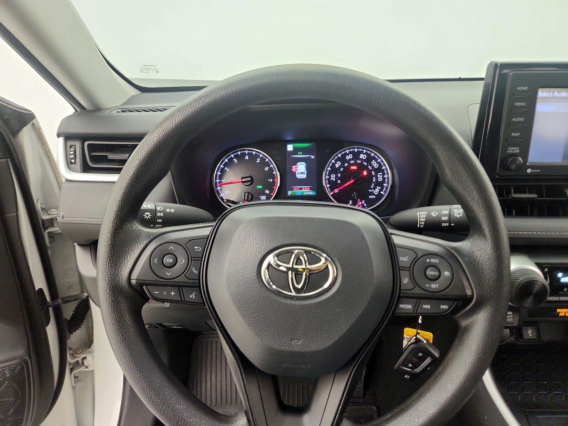 Thumbnail: 2022 Toyota RAV4 - 10