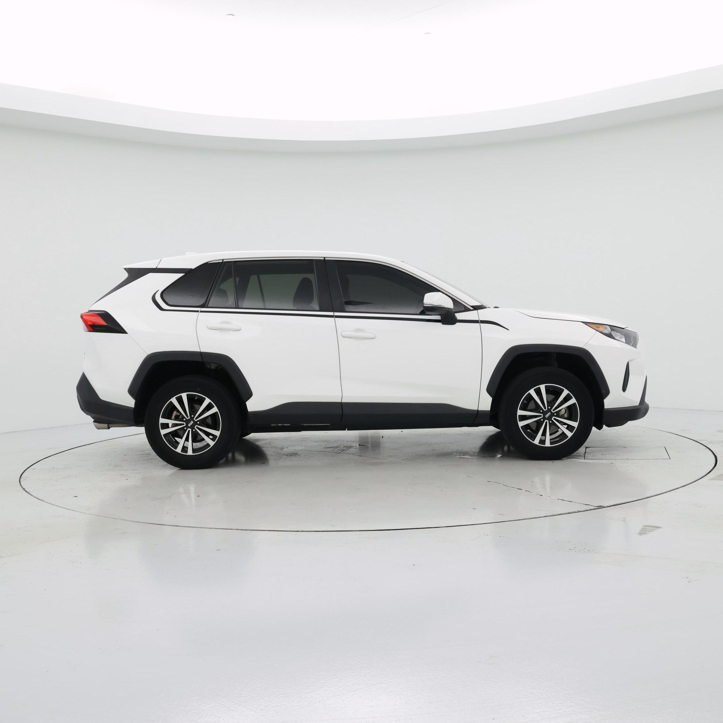 Thumbnail: 2022 Toyota RAV4 - 7