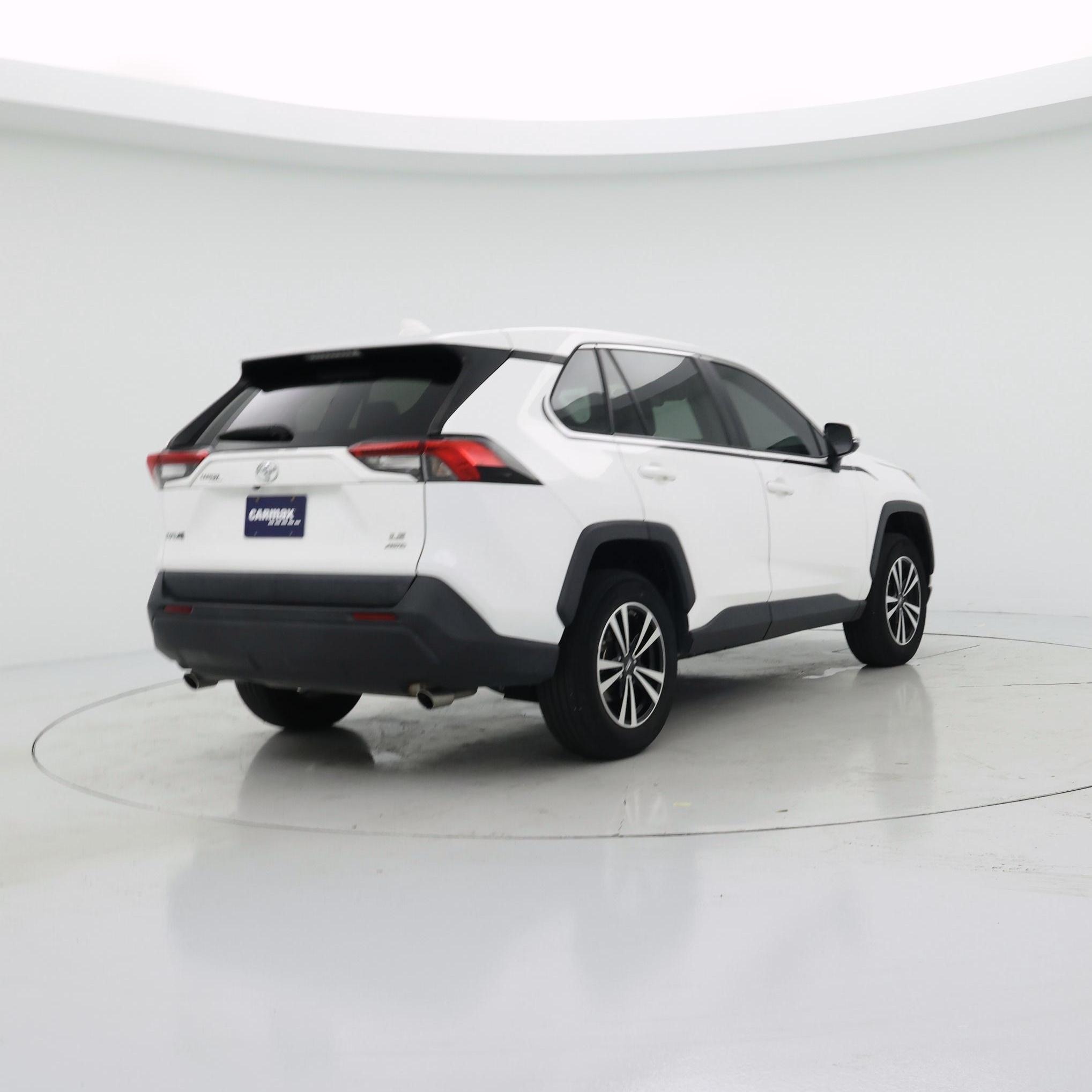 Thumbnail: 2022 Toyota RAV4 - 8