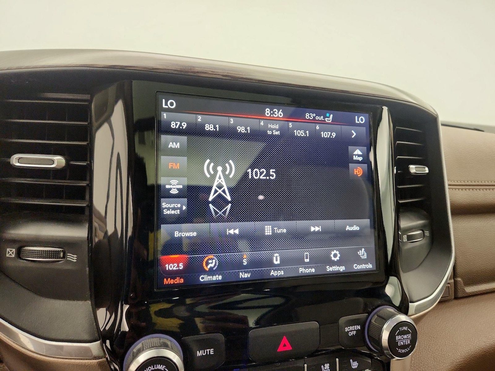 2020 RAM Ram 1500 Pickup Laramie - Photo 17