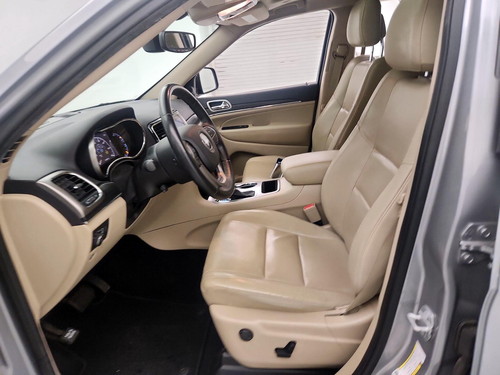 Thumbnail: 2019 Jeep Grand Cherokee - 11