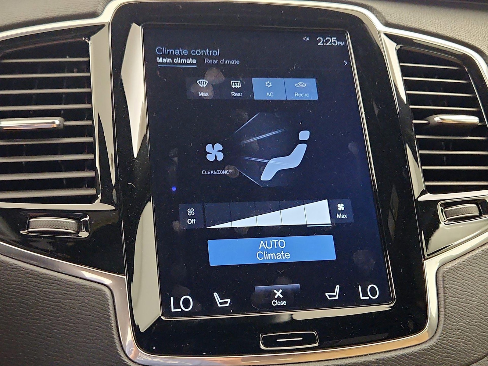 2017 Volvo XC90 Momentum - Photo 18