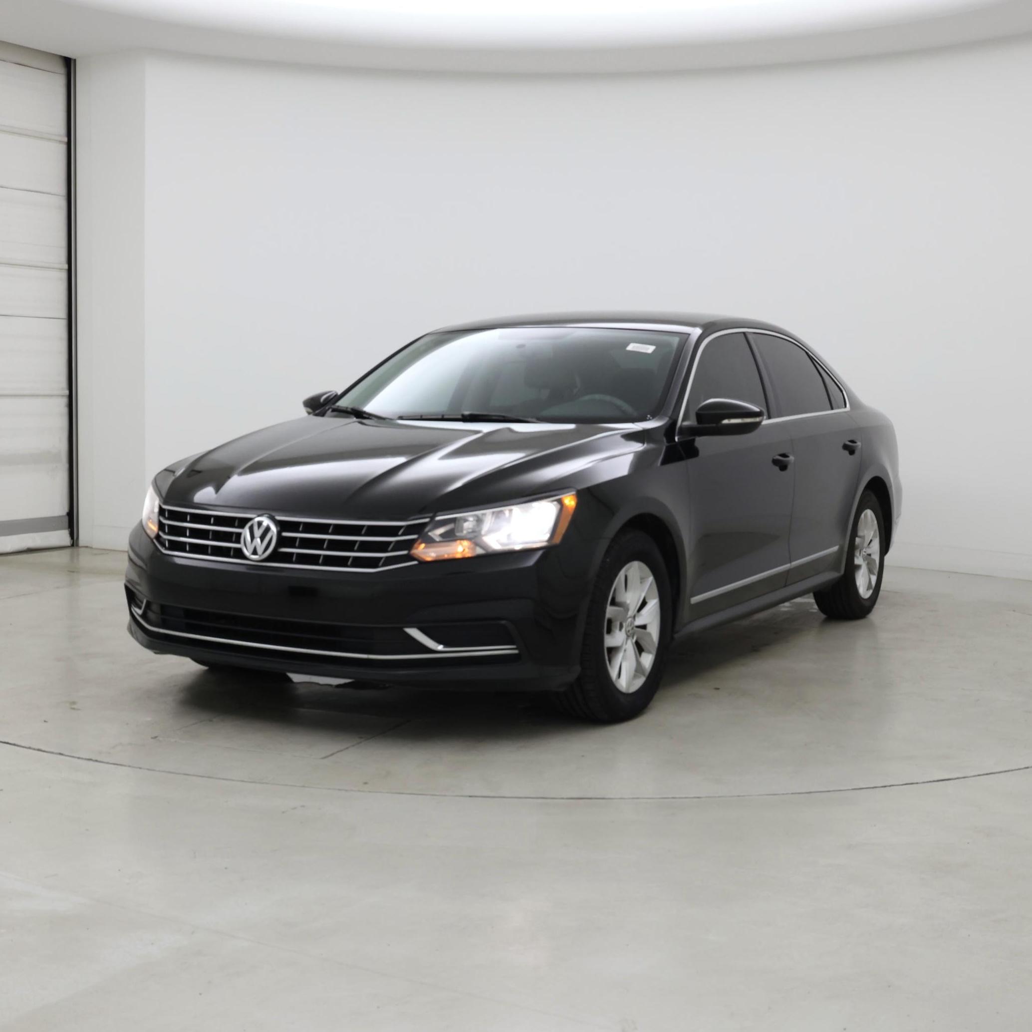 Thumbnail: 2016 Volkswagen Passat - 4