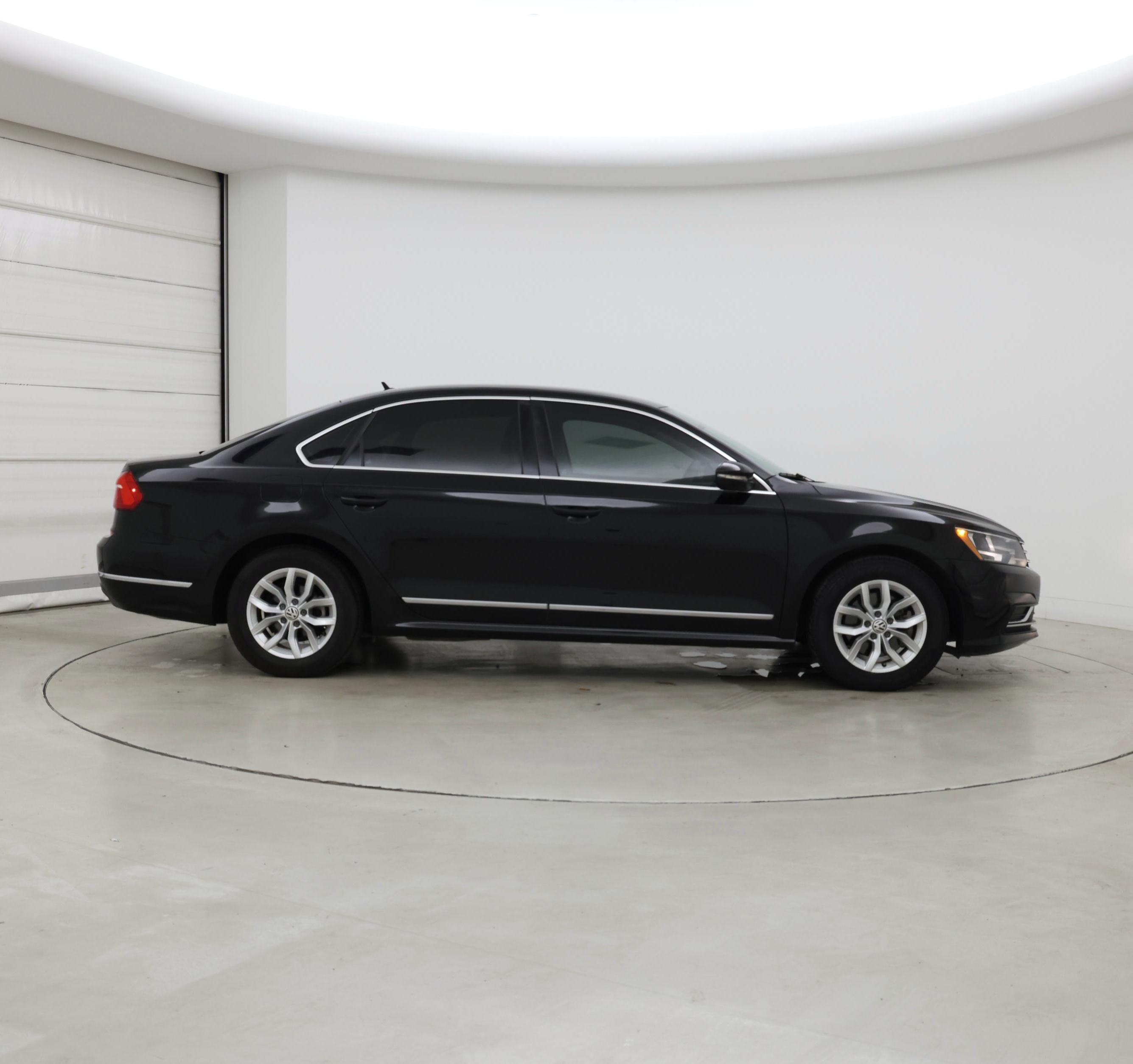 Thumbnail: 2016 Volkswagen Passat - 7