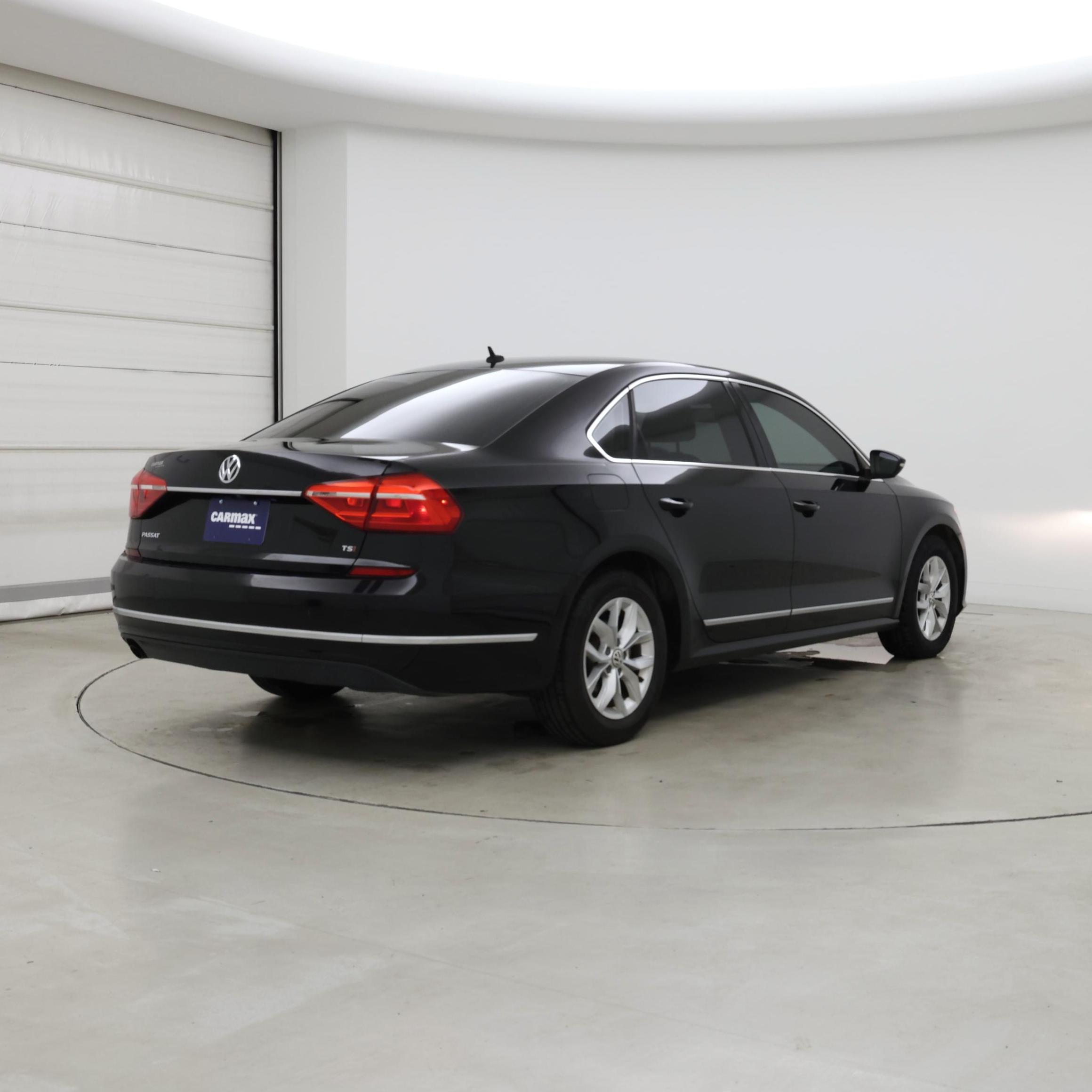 Thumbnail: 2016 Volkswagen Passat - 8