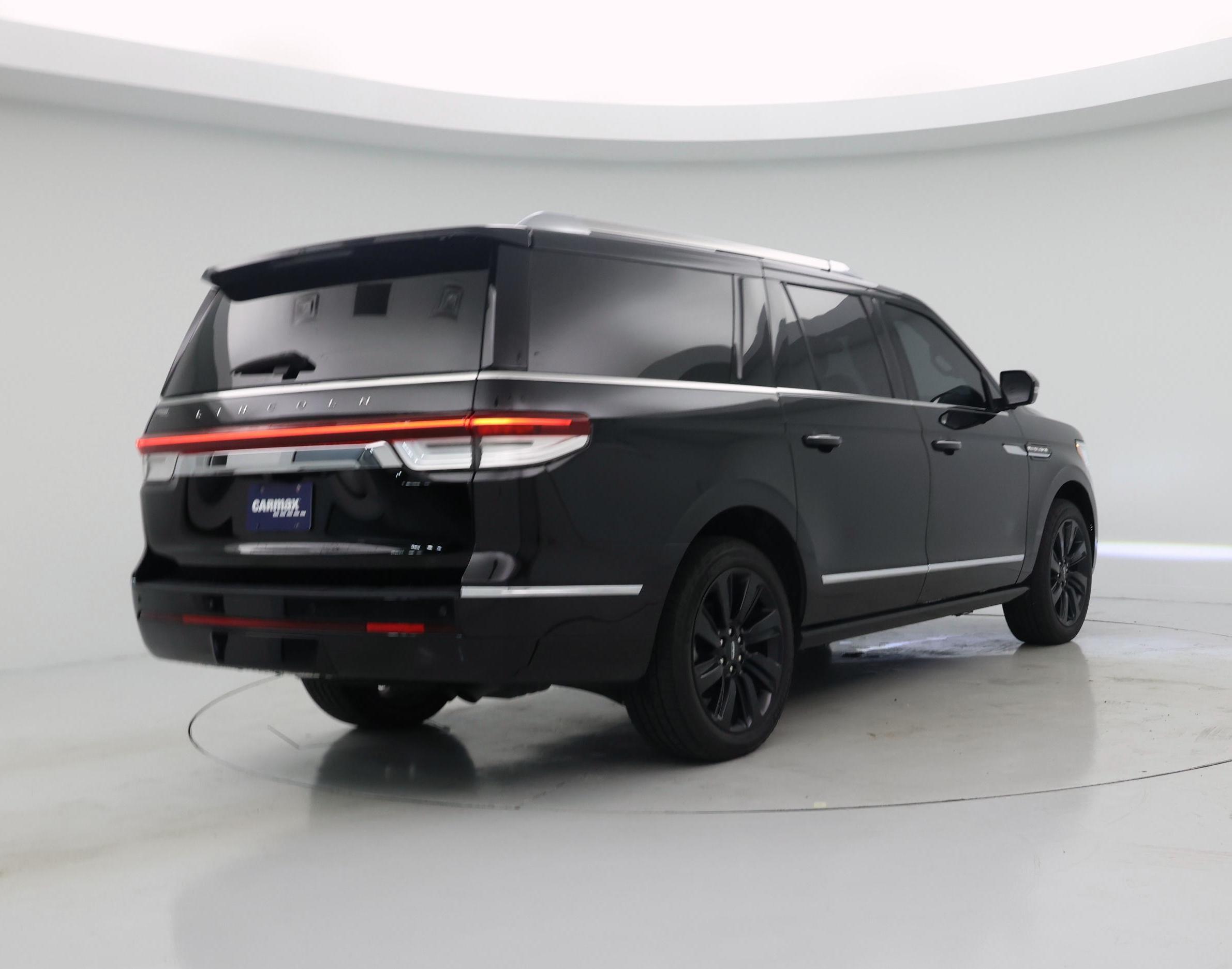 Thumbnail: 2022 Lincoln Navigator L - 8
