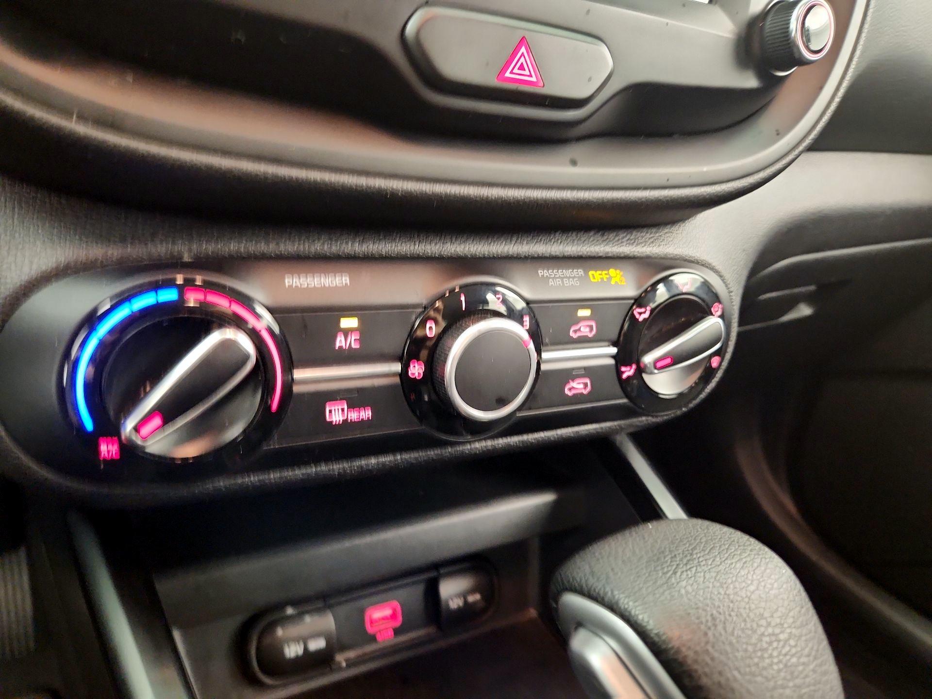 Thumbnail: 2020 Kia Soul - 16