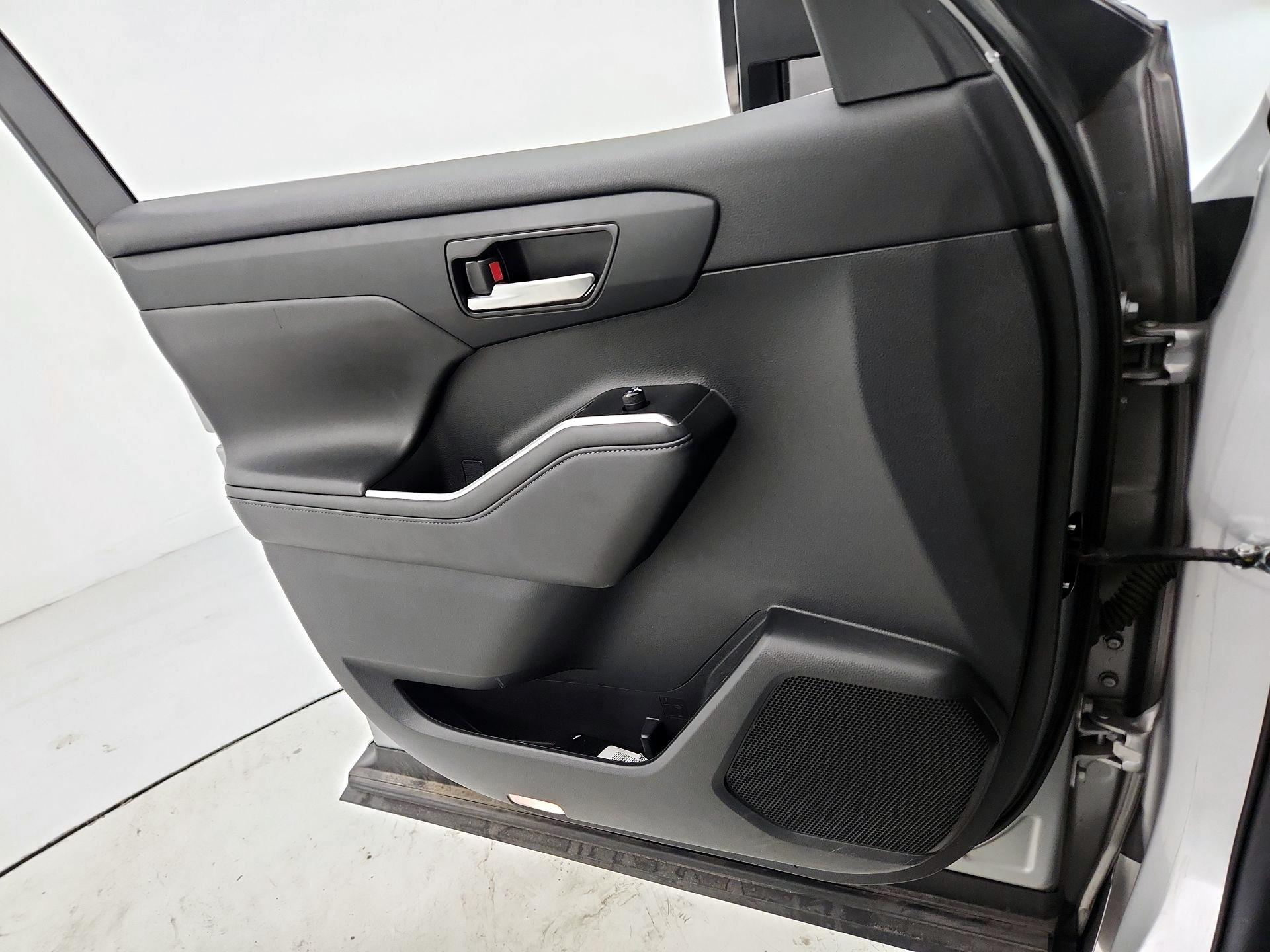 Thumbnail: 2021 Toyota Highlander - 12