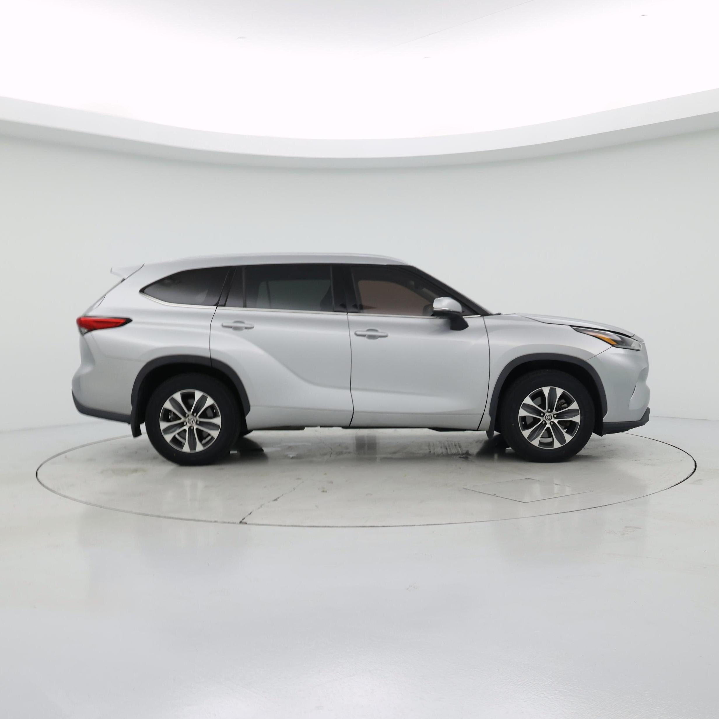 Thumbnail: 2021 Toyota Highlander - 7
