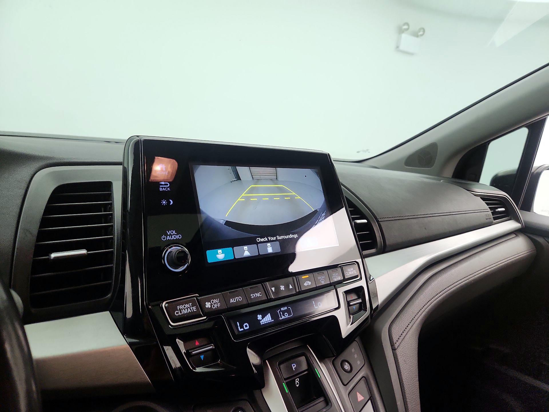 Thumbnail: 2018 Honda Odyssey - 15