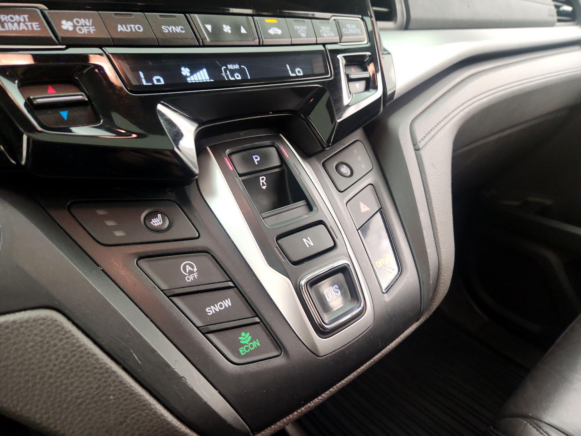Thumbnail: 2018 Honda Odyssey - 18