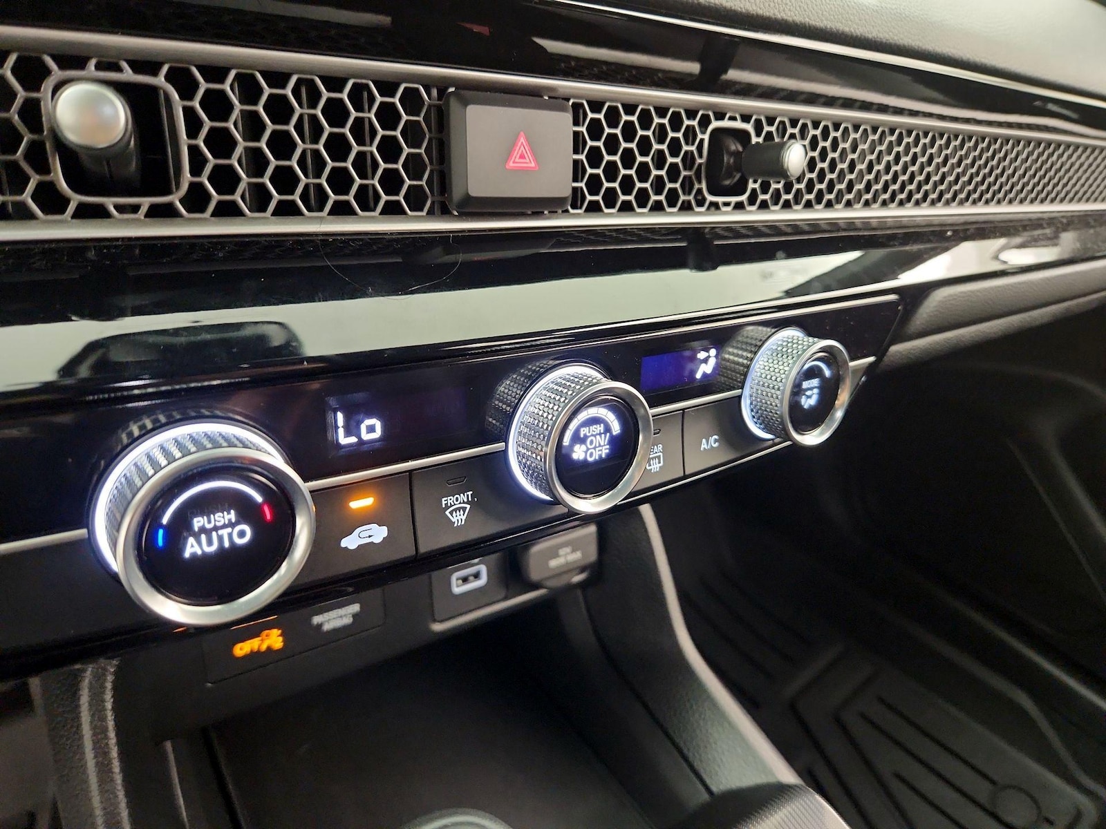 2024 Honda Civic Sport - Photo 17