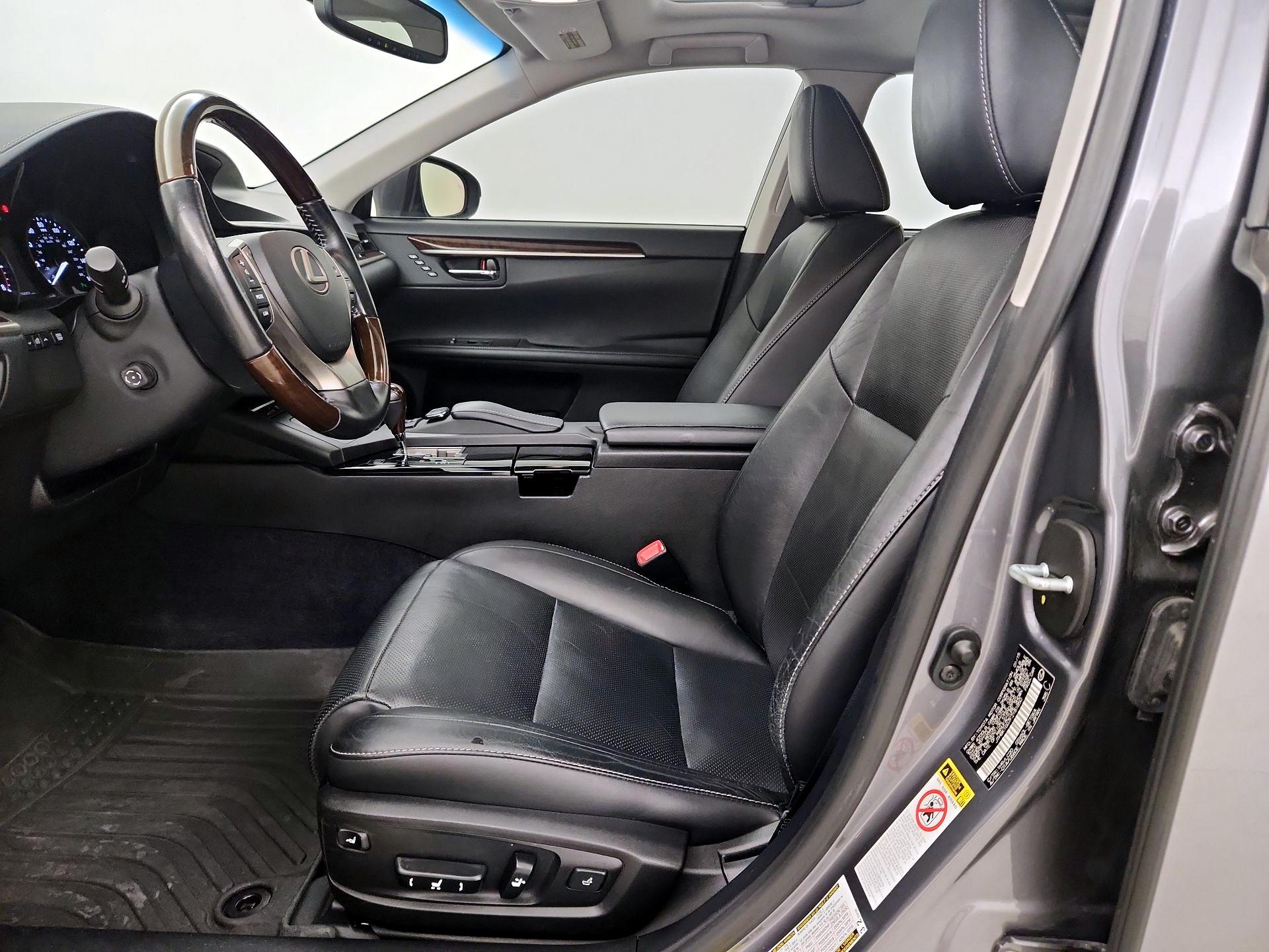 Thumbnail: 2015 Lexus ES - 11