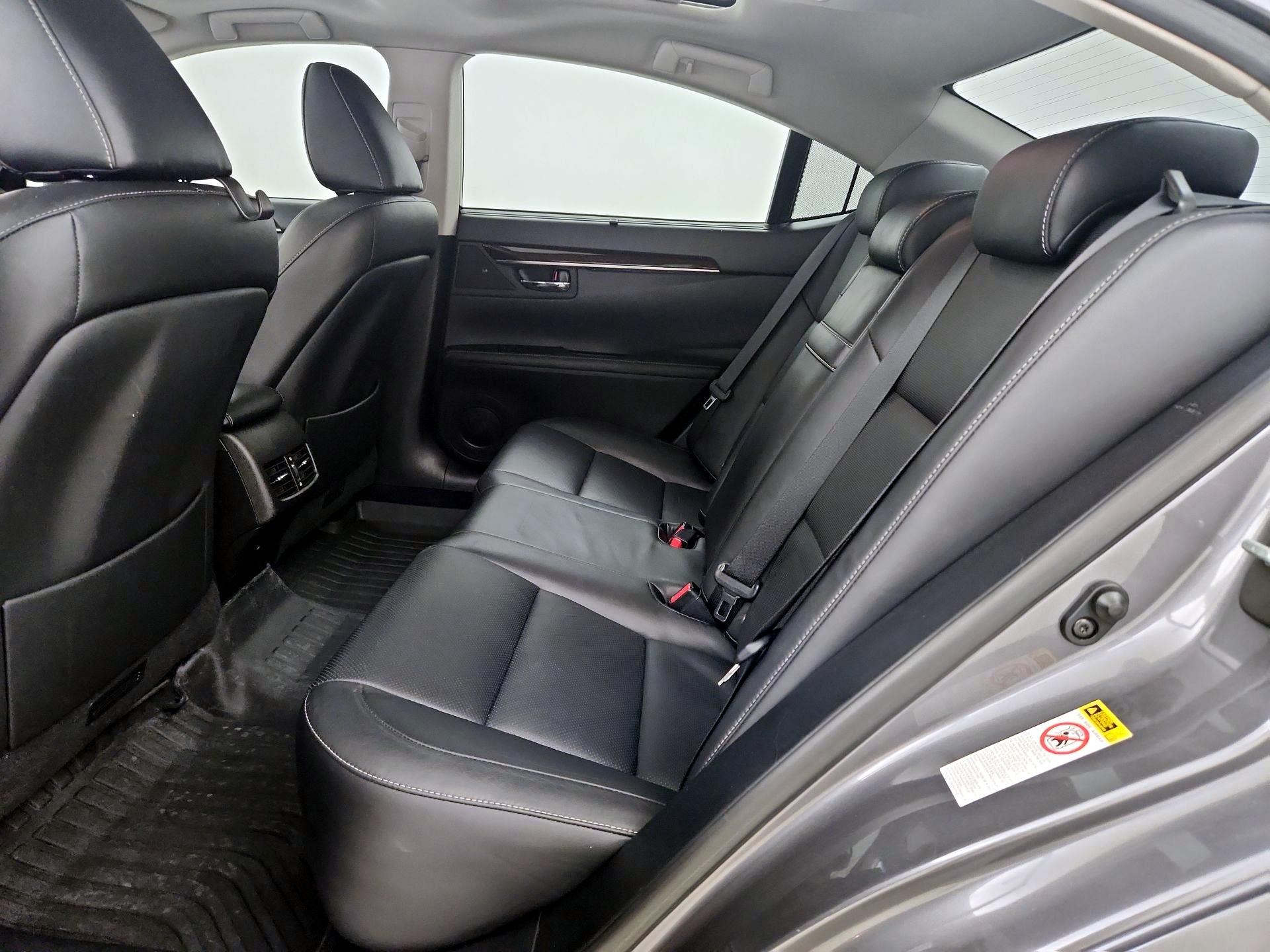 Thumbnail: 2015 Lexus ES - 20