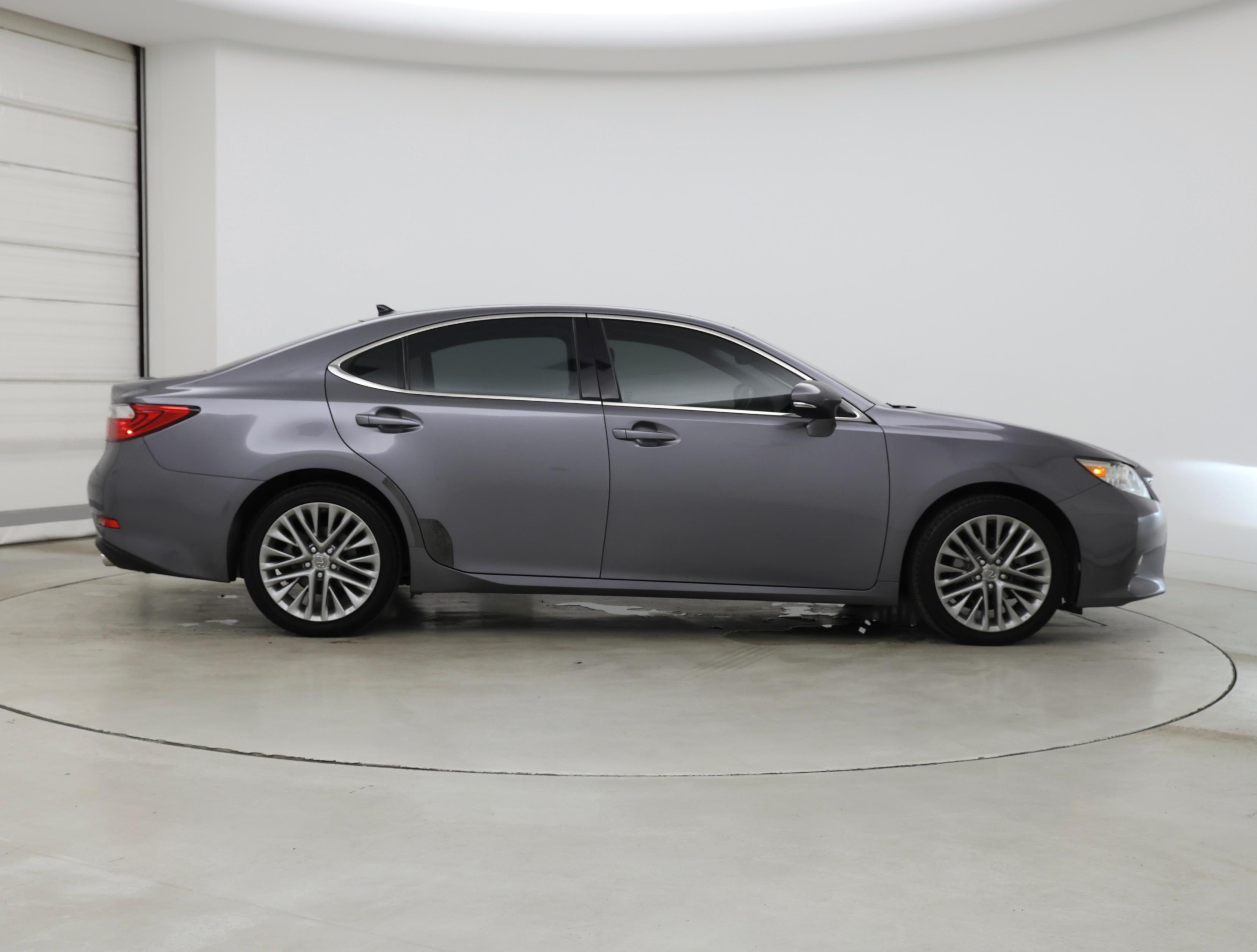 Thumbnail: 2015 Lexus ES - 7