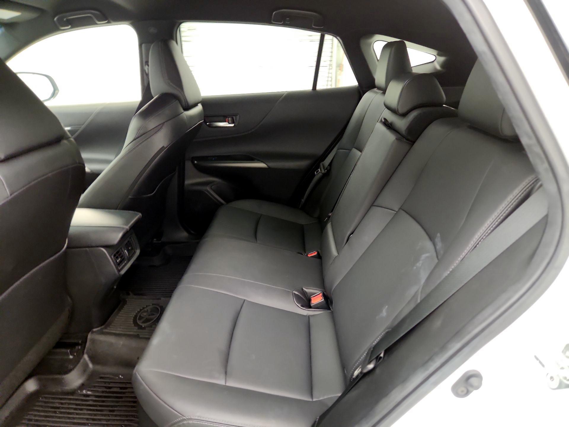 Thumbnail: 2022 Toyota Venza - 19
