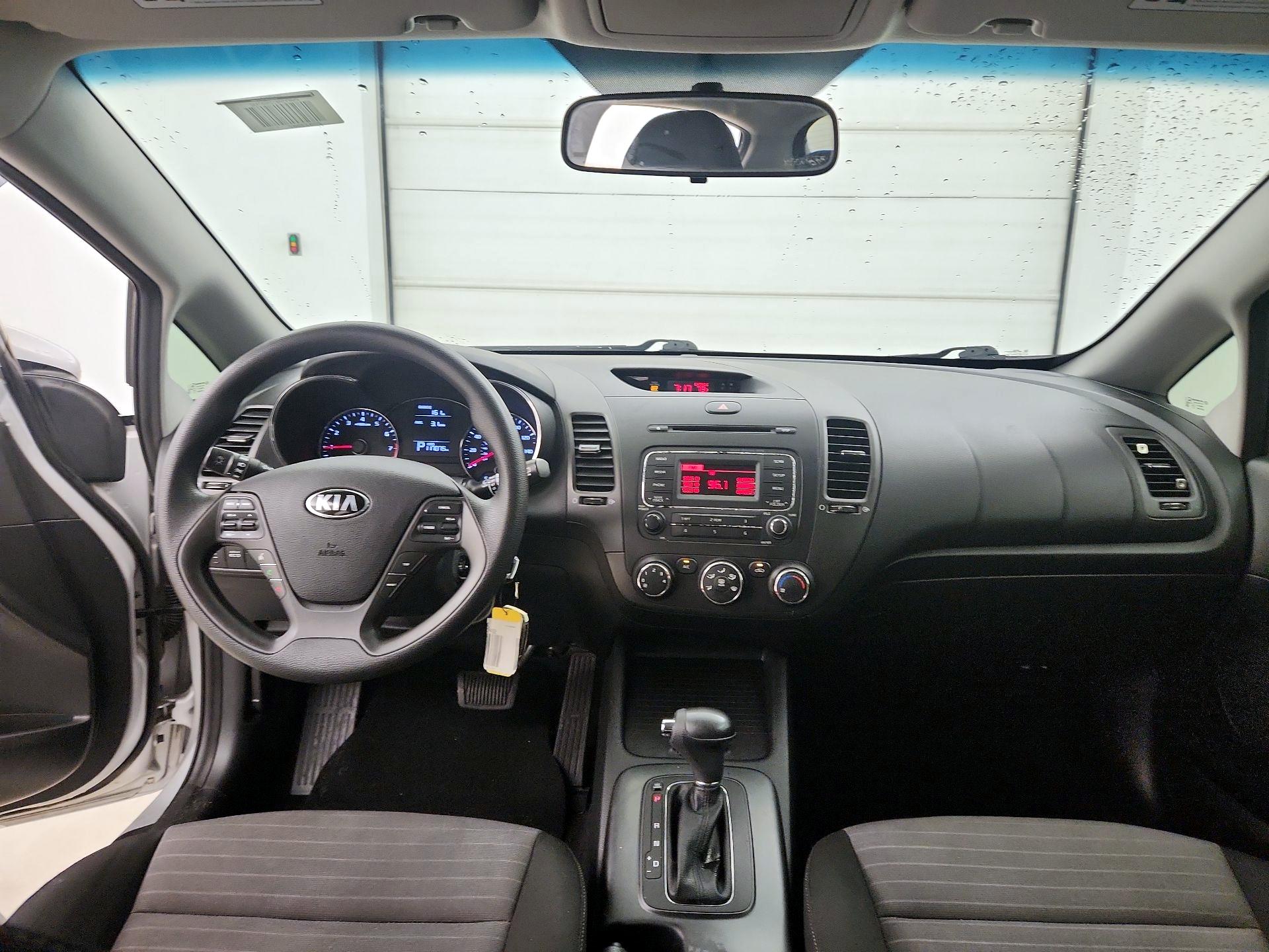 Thumbnail: 2016 Kia Forte - 9