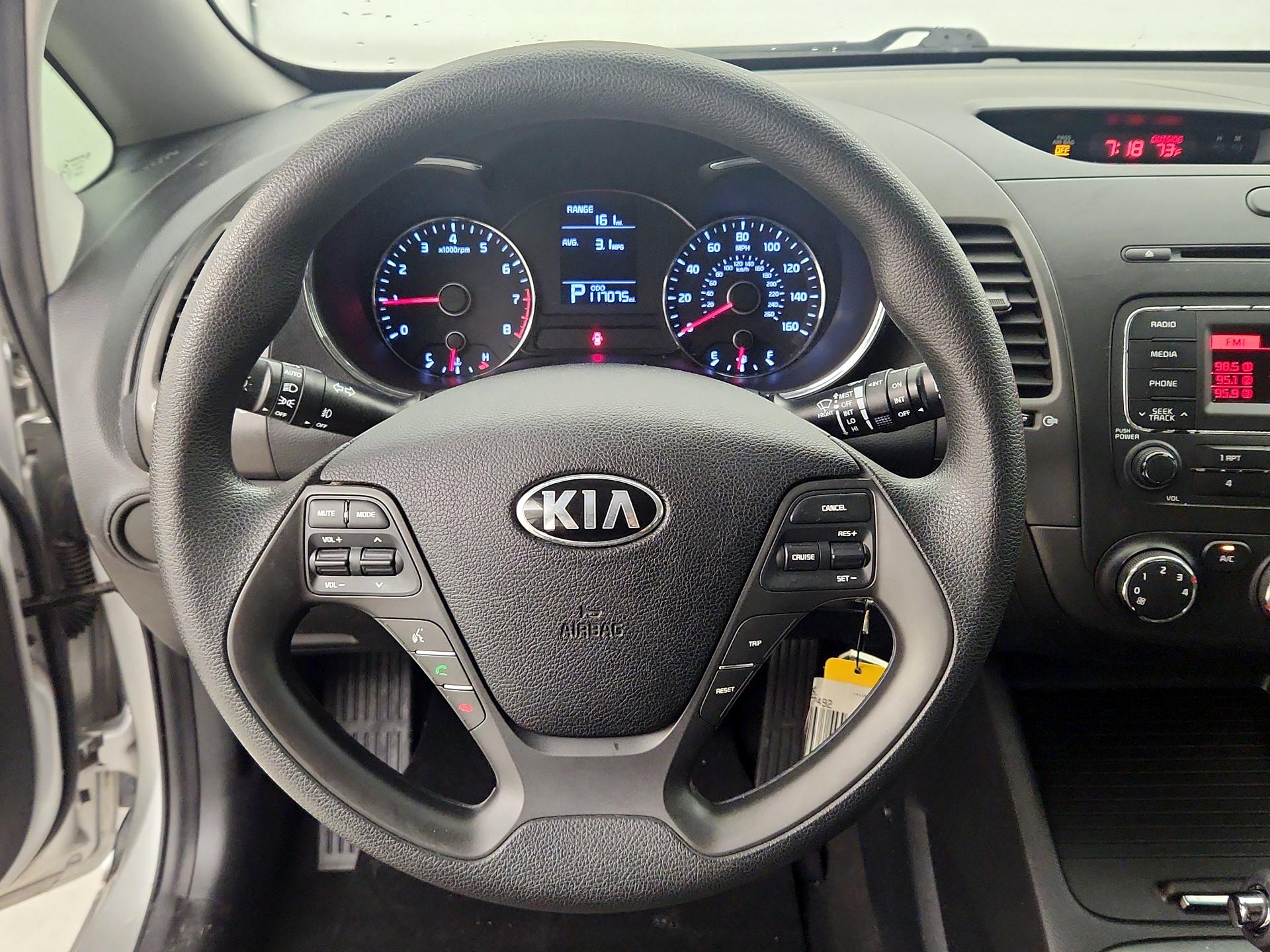Thumbnail: 2016 Kia Forte - 10