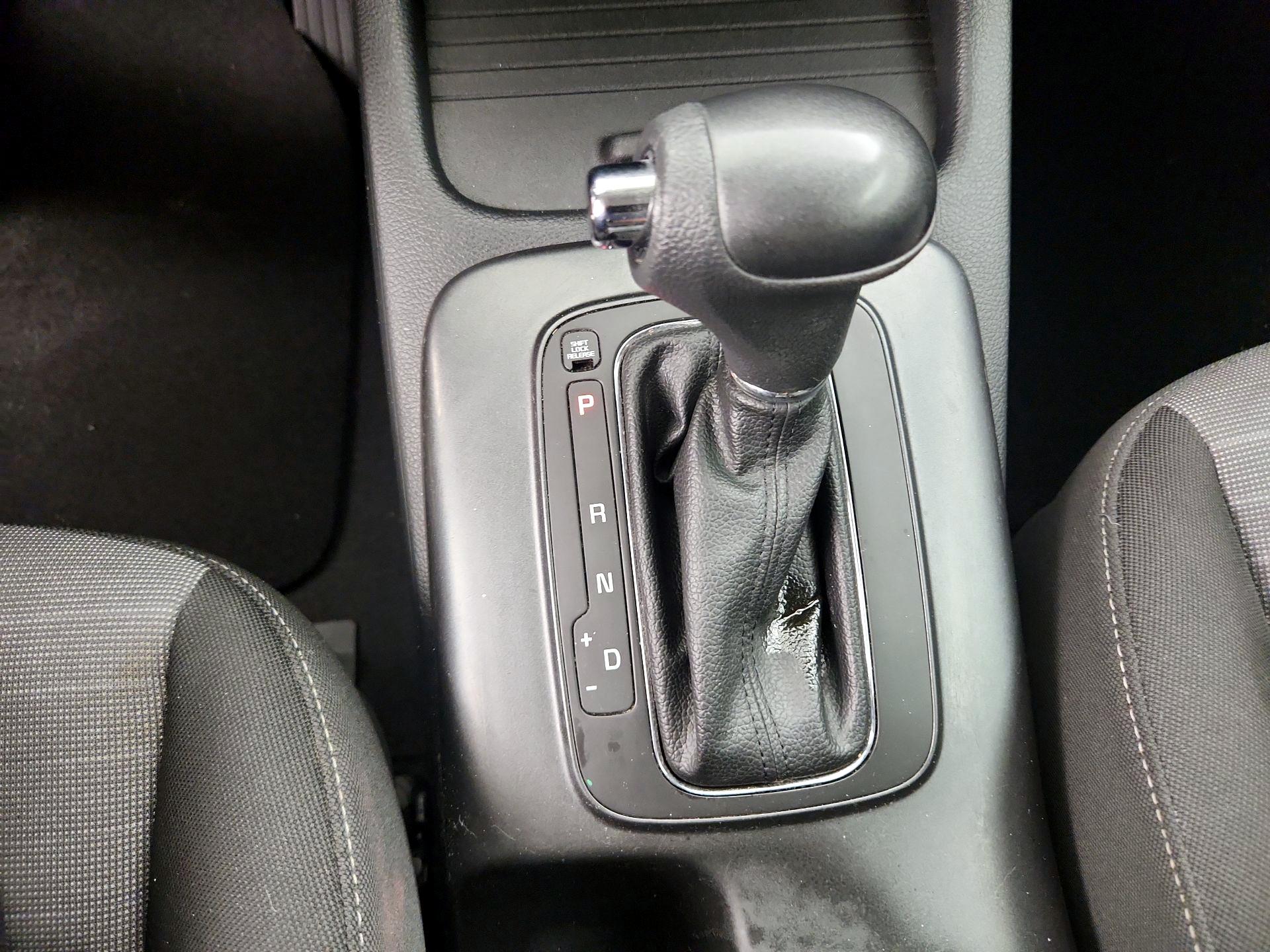 Thumbnail: 2016 Kia Forte - 16