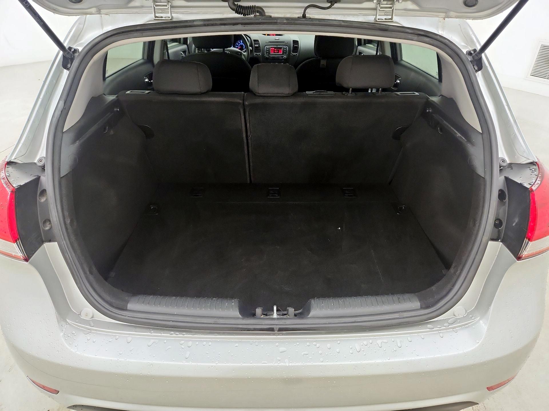 Thumbnail: 2016 Kia Forte - 19