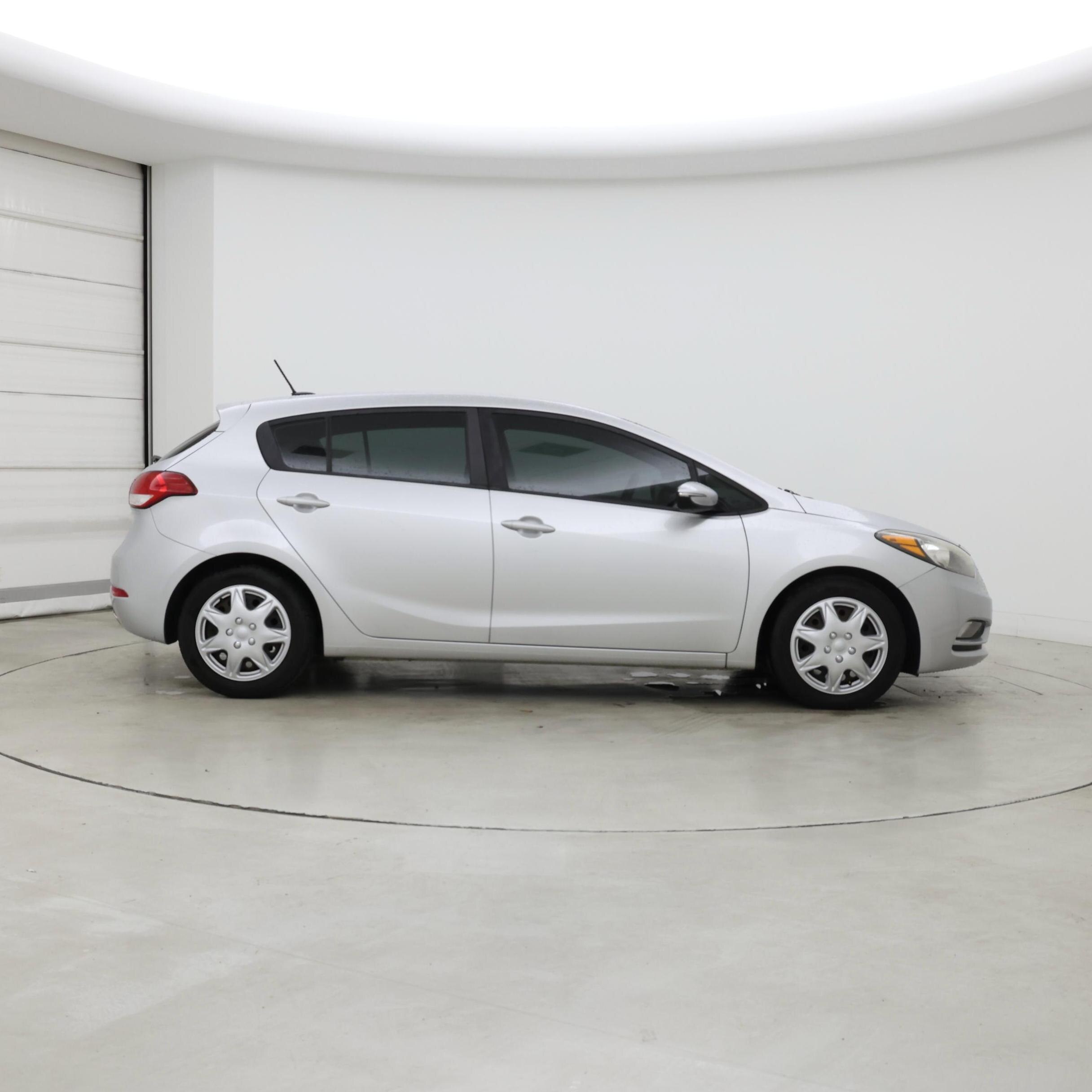 Thumbnail: 2016 Kia Forte - 7