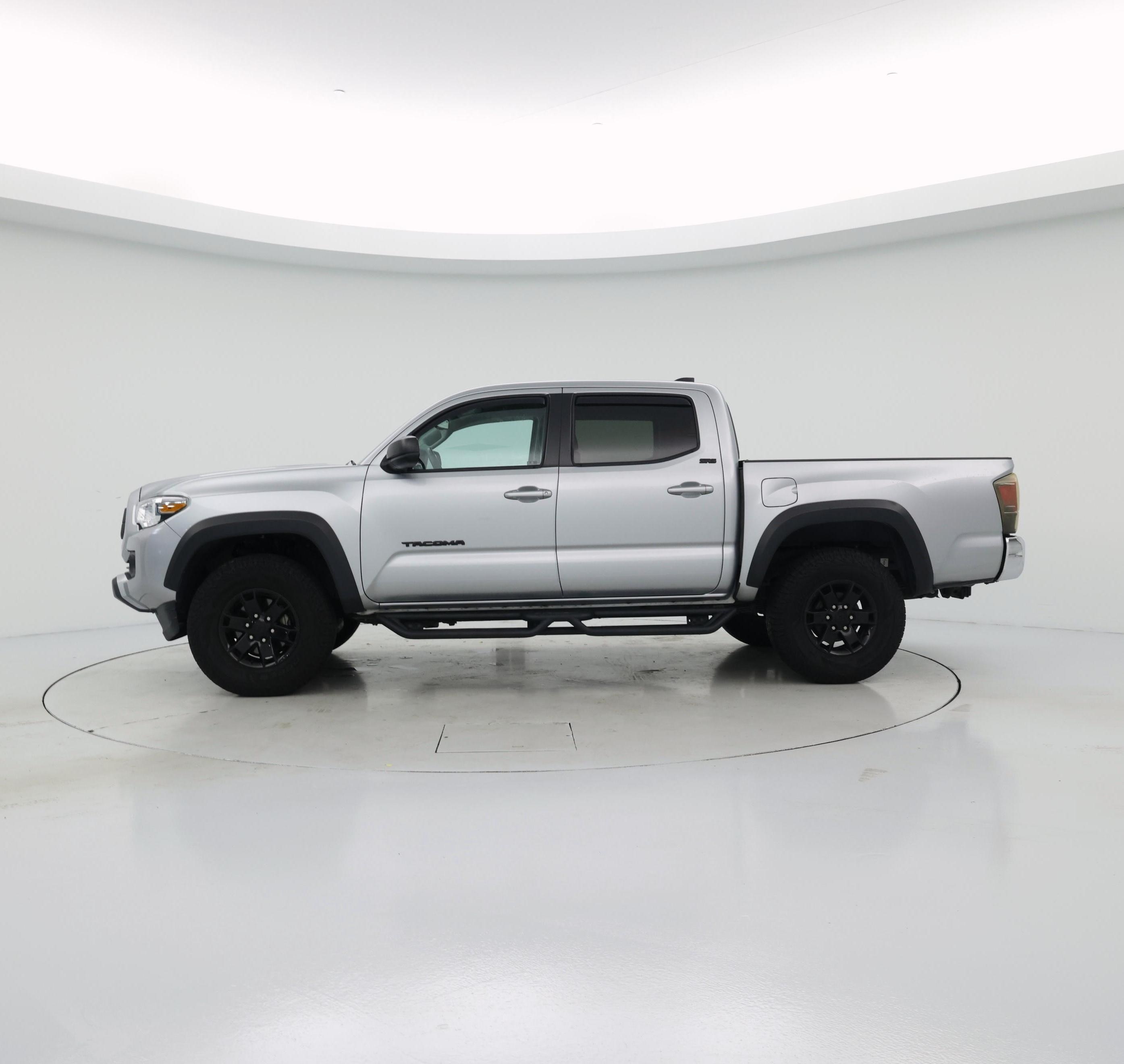 Thumbnail: 2023 Toyota Tacoma - 3