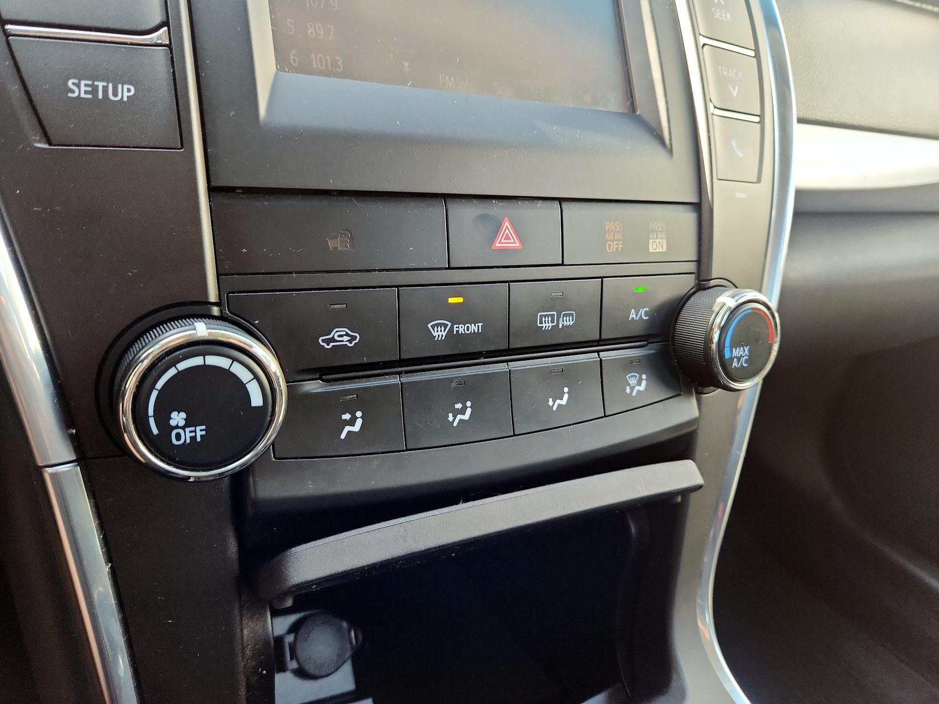 Thumbnail: 2016 Toyota Camry - 14
