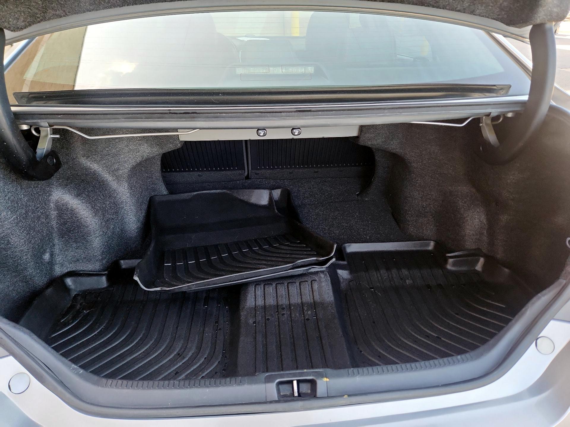 Thumbnail: 2016 Toyota Camry - 18