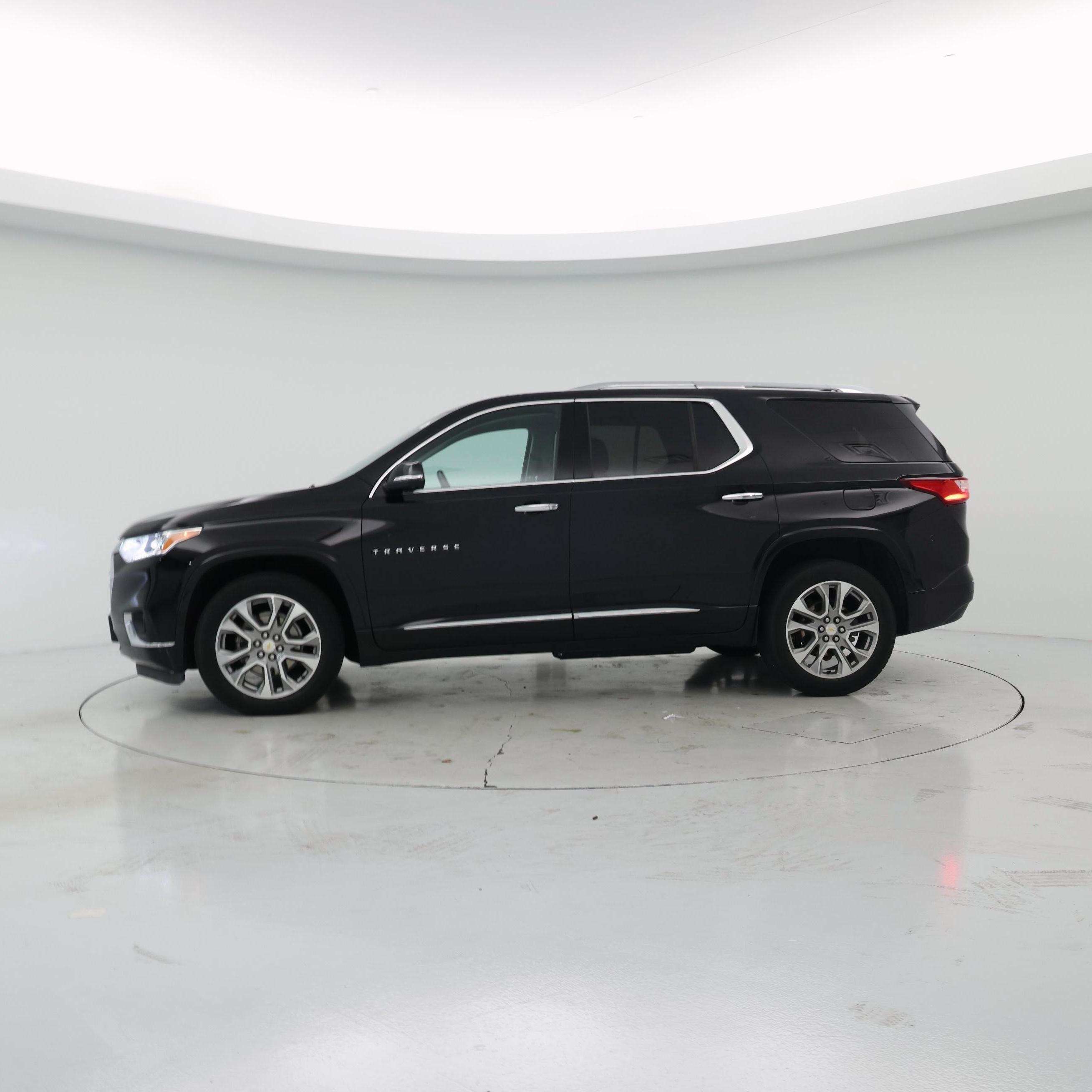 Thumbnail: 2021 Chevrolet Traverse - 3