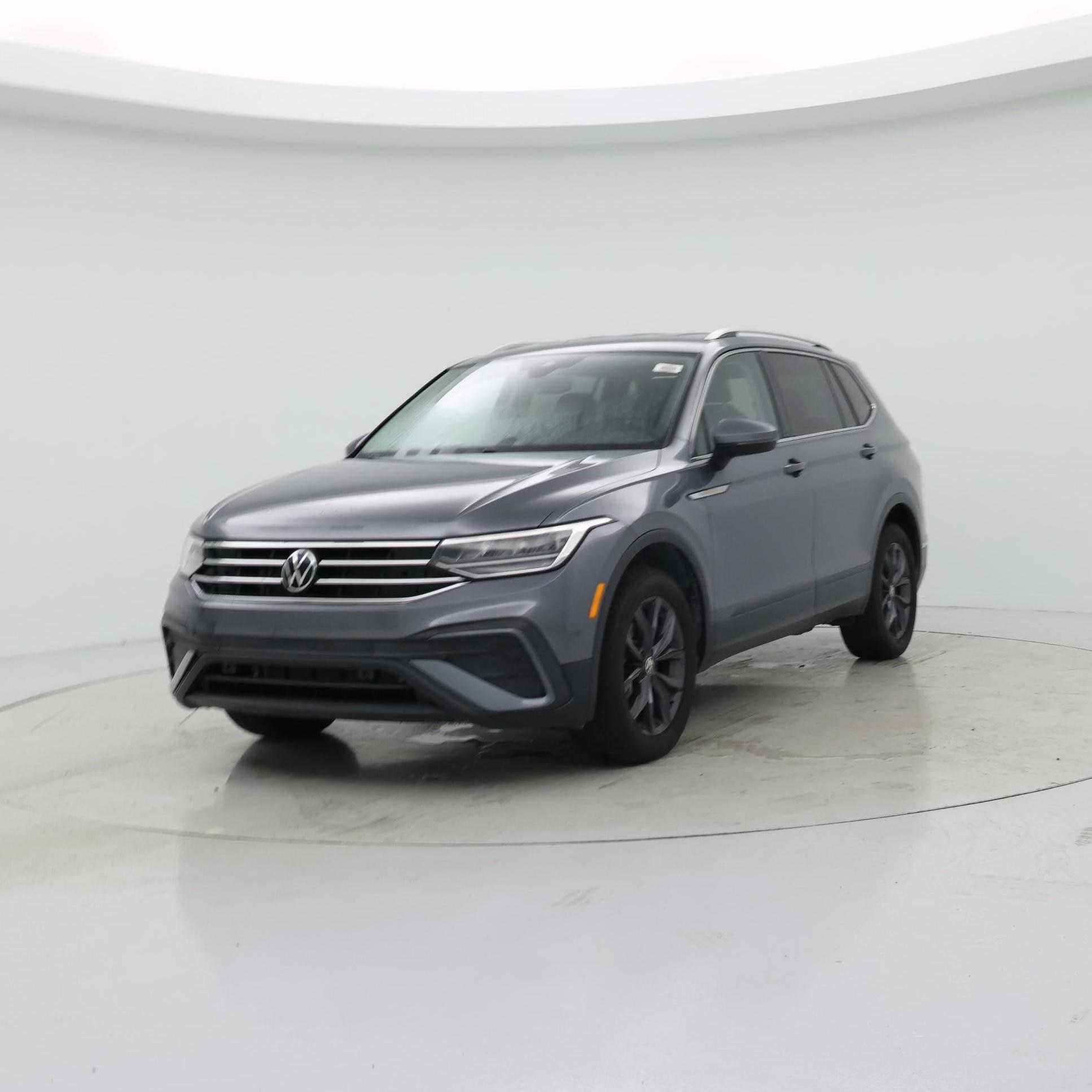 Thumbnail: 2022 Volkswagen Tiguan - 4