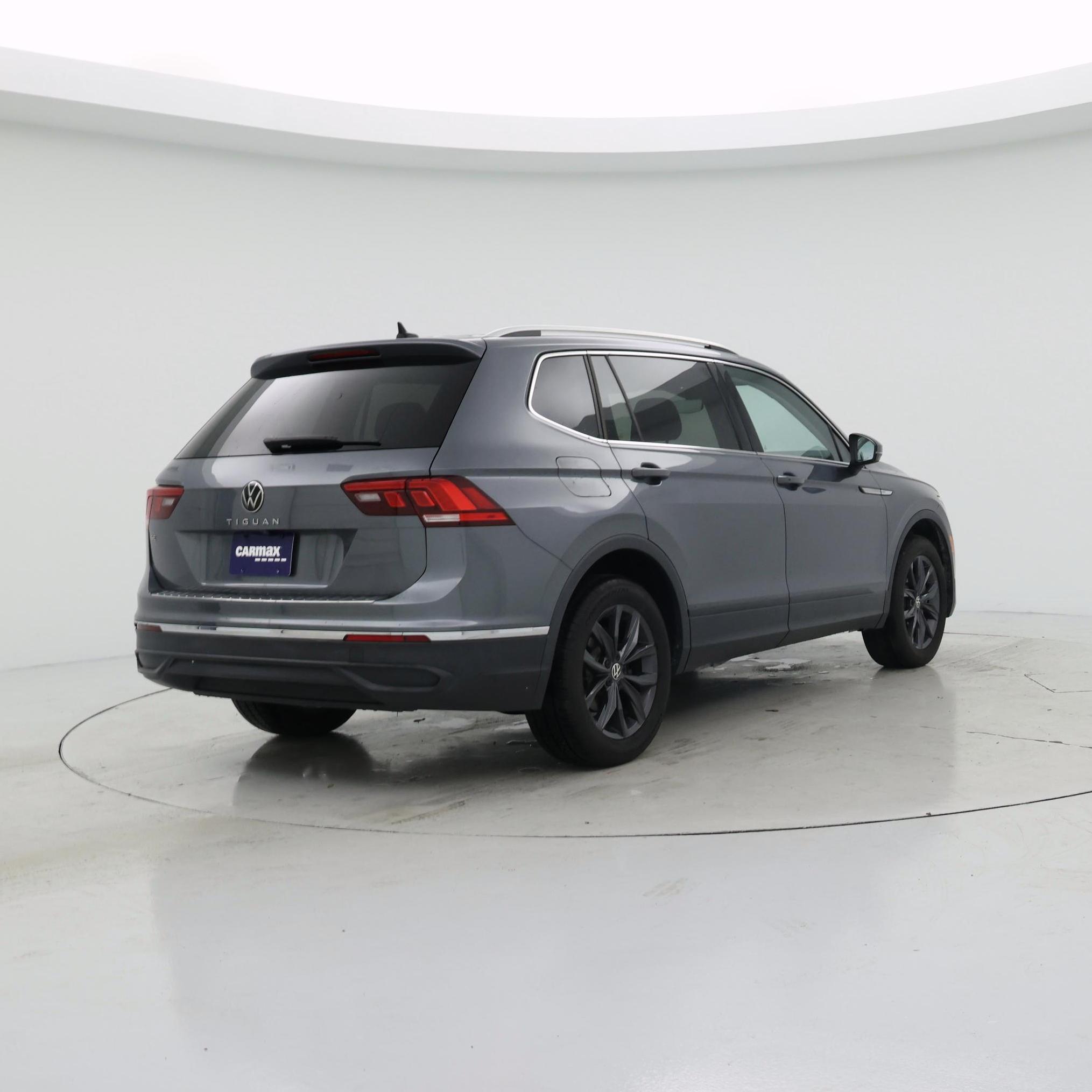Thumbnail: 2022 Volkswagen Tiguan - 8