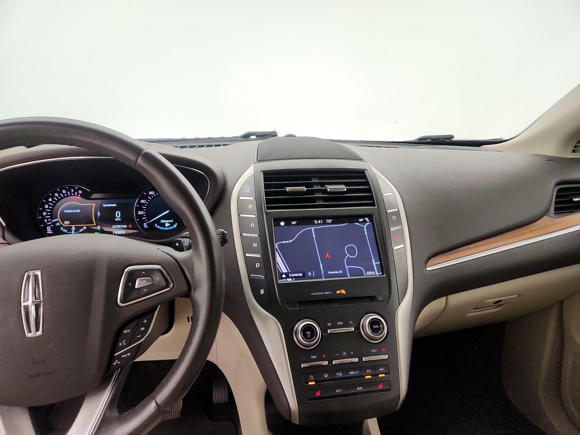 Thumbnail: 2017 Lincoln MKC - 9
