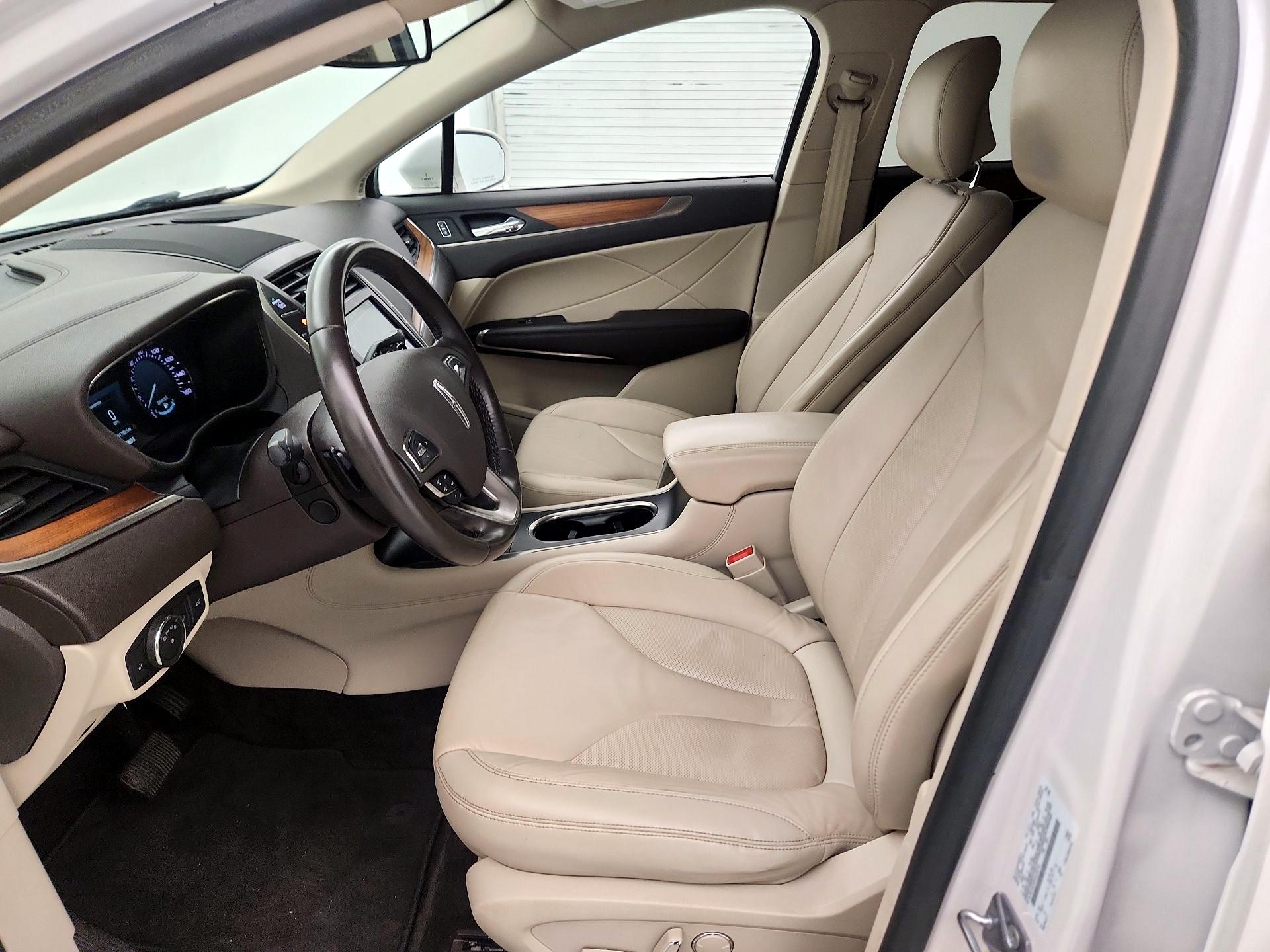Thumbnail: 2017 Lincoln MKC - 11