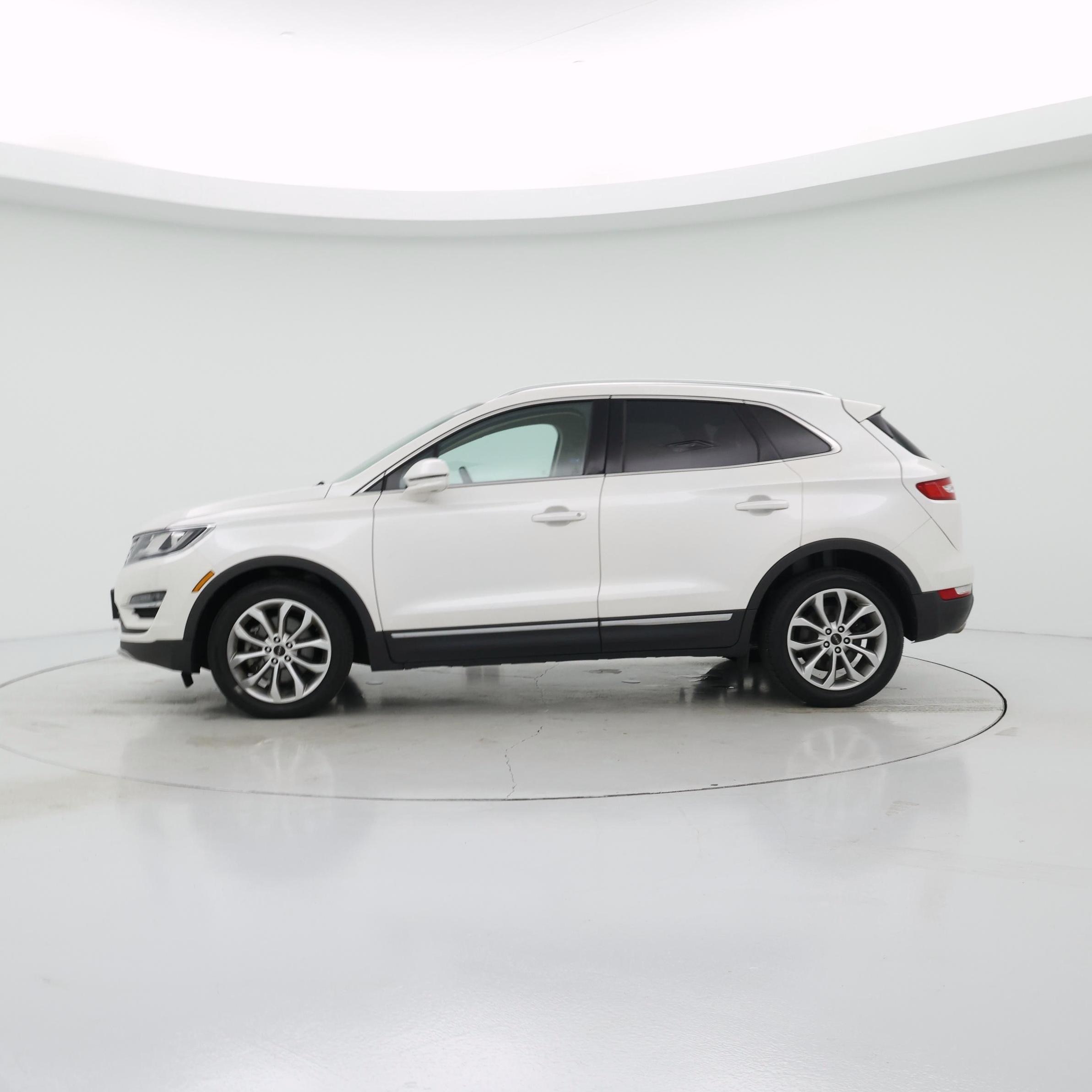 Thumbnail: 2017 Lincoln MKC - 3