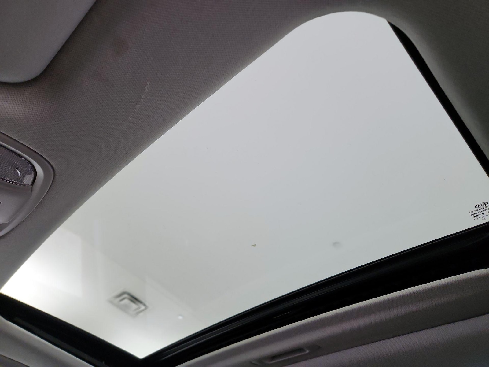 Sunroof(s) & Overhead Airbags