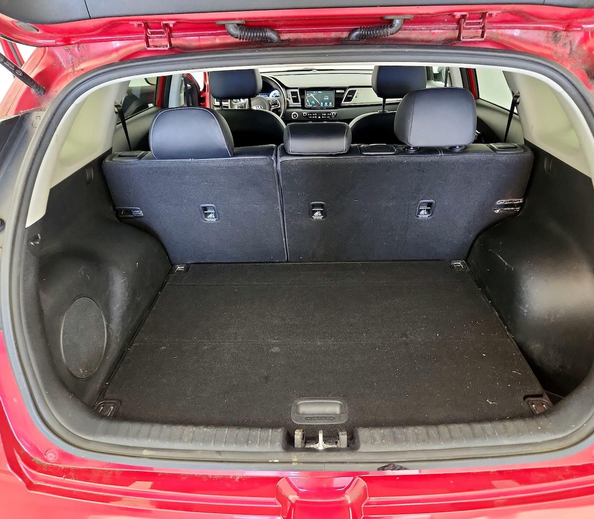 Trunk/Cargo (Seats Up)