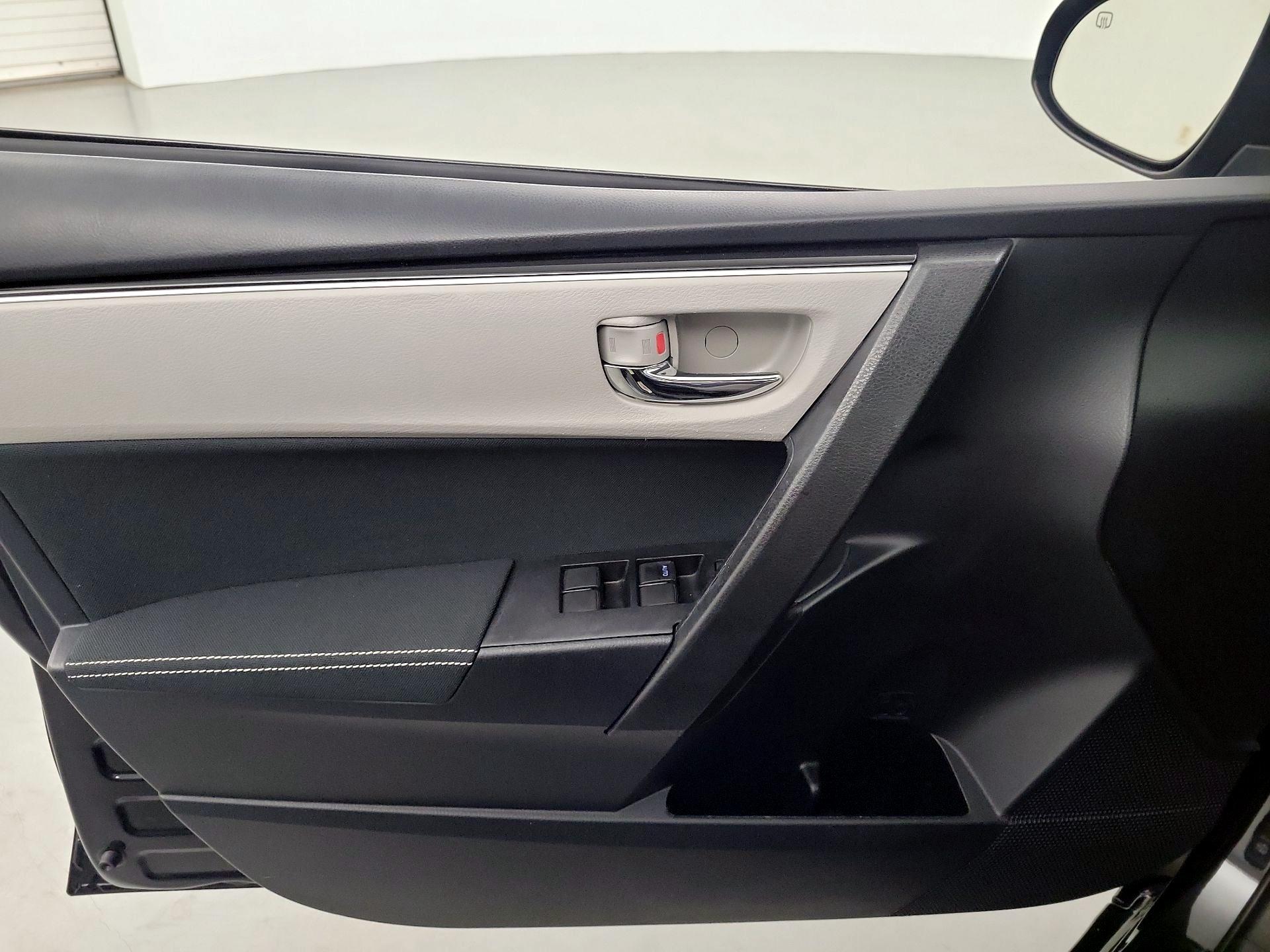 Thumbnail: 2018 Toyota Corolla - 12