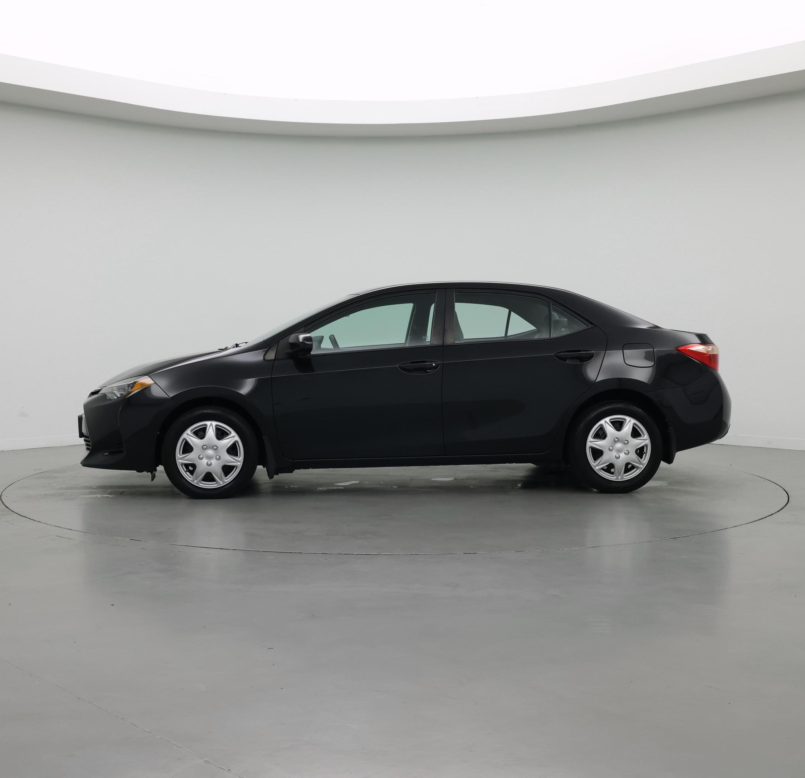 Thumbnail: 2018 Toyota Corolla - 3