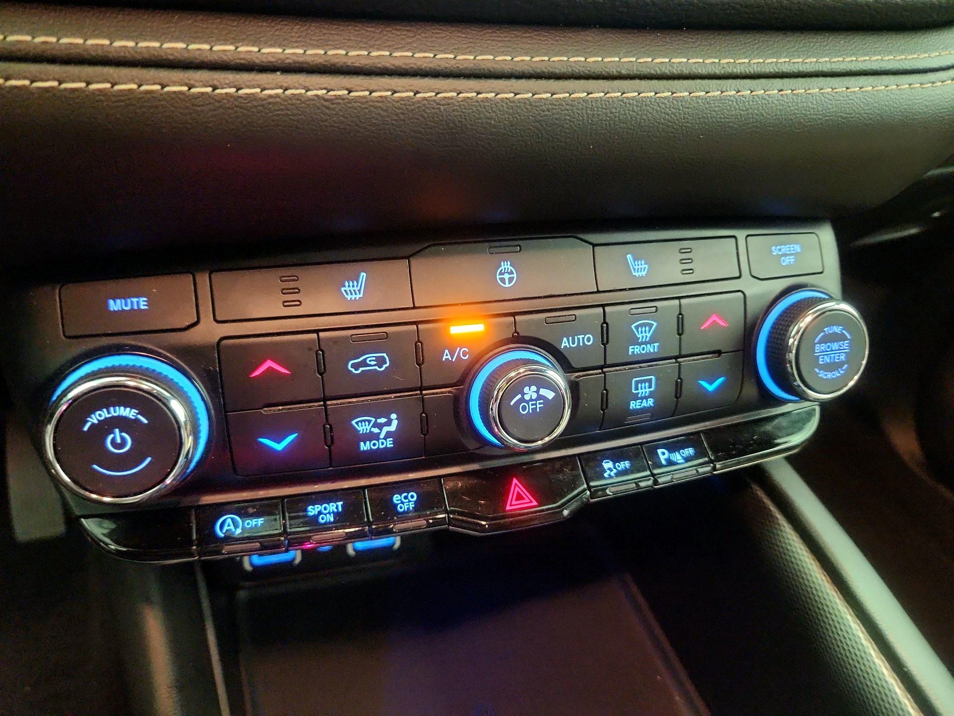 Thumbnail: 2022 Dodge Durango - 16