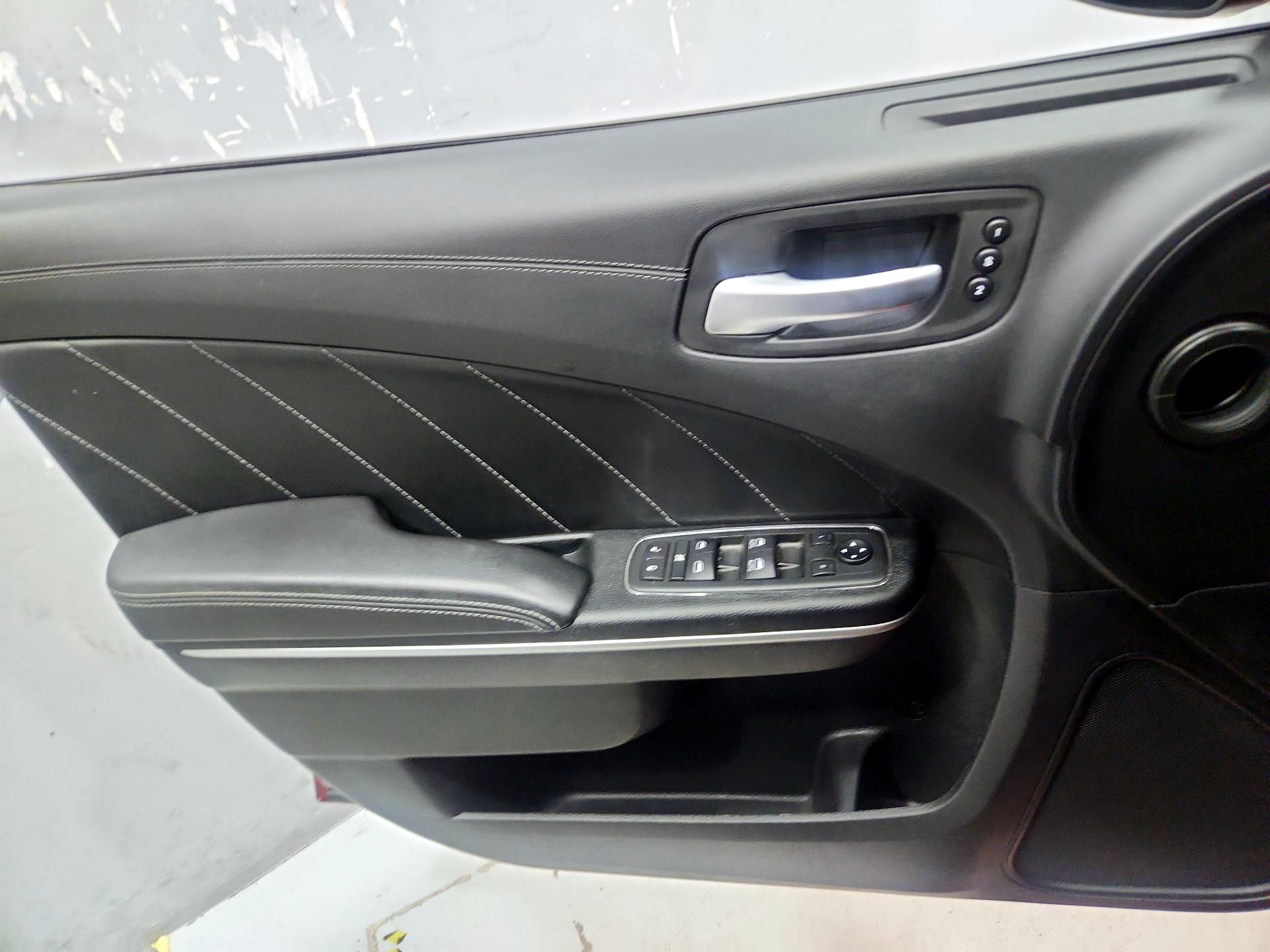 Thumbnail: 2020 Dodge Charger - 12