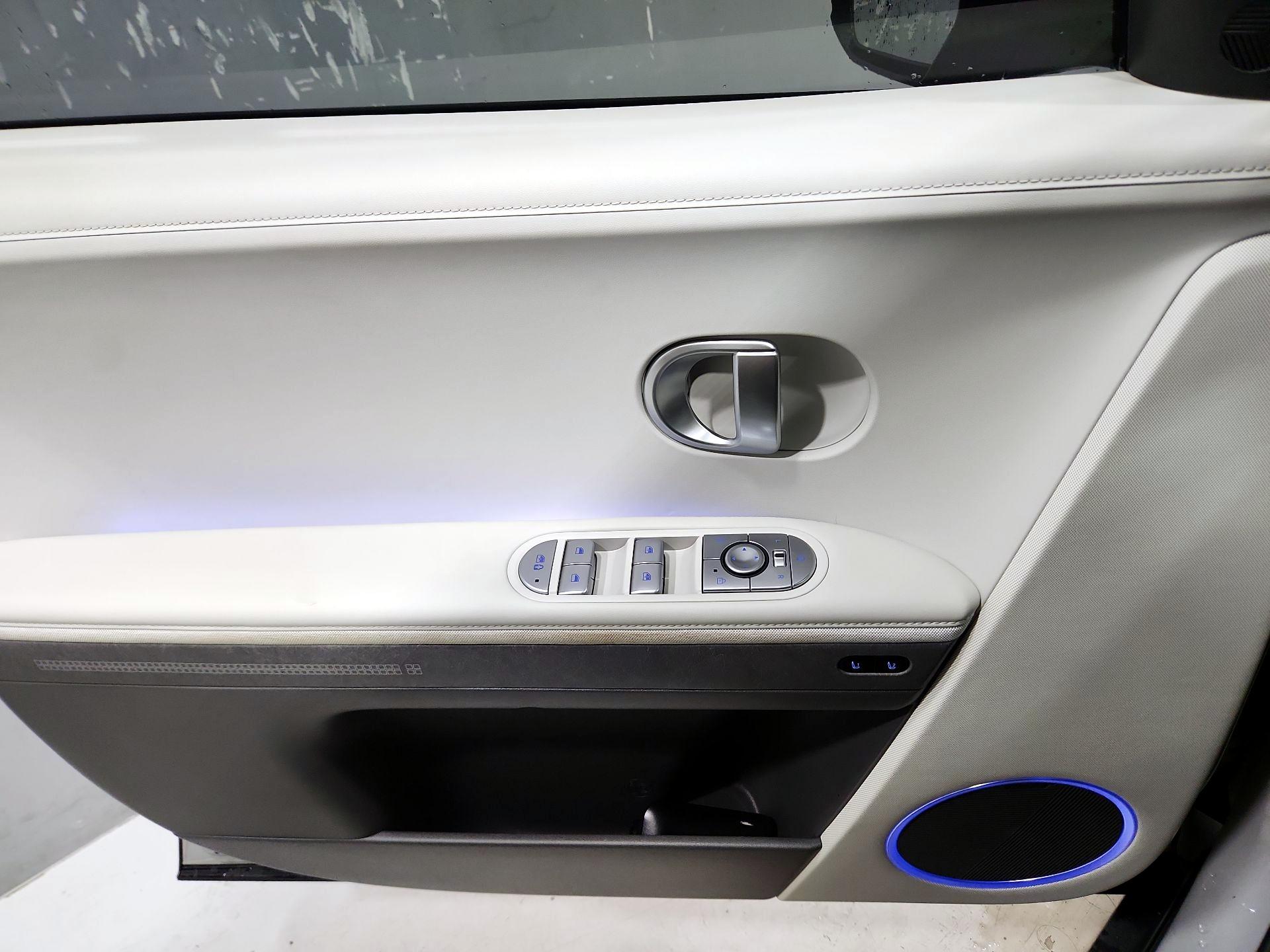 Thumbnail: 2023 Hyundai Ioniq 5 - 12