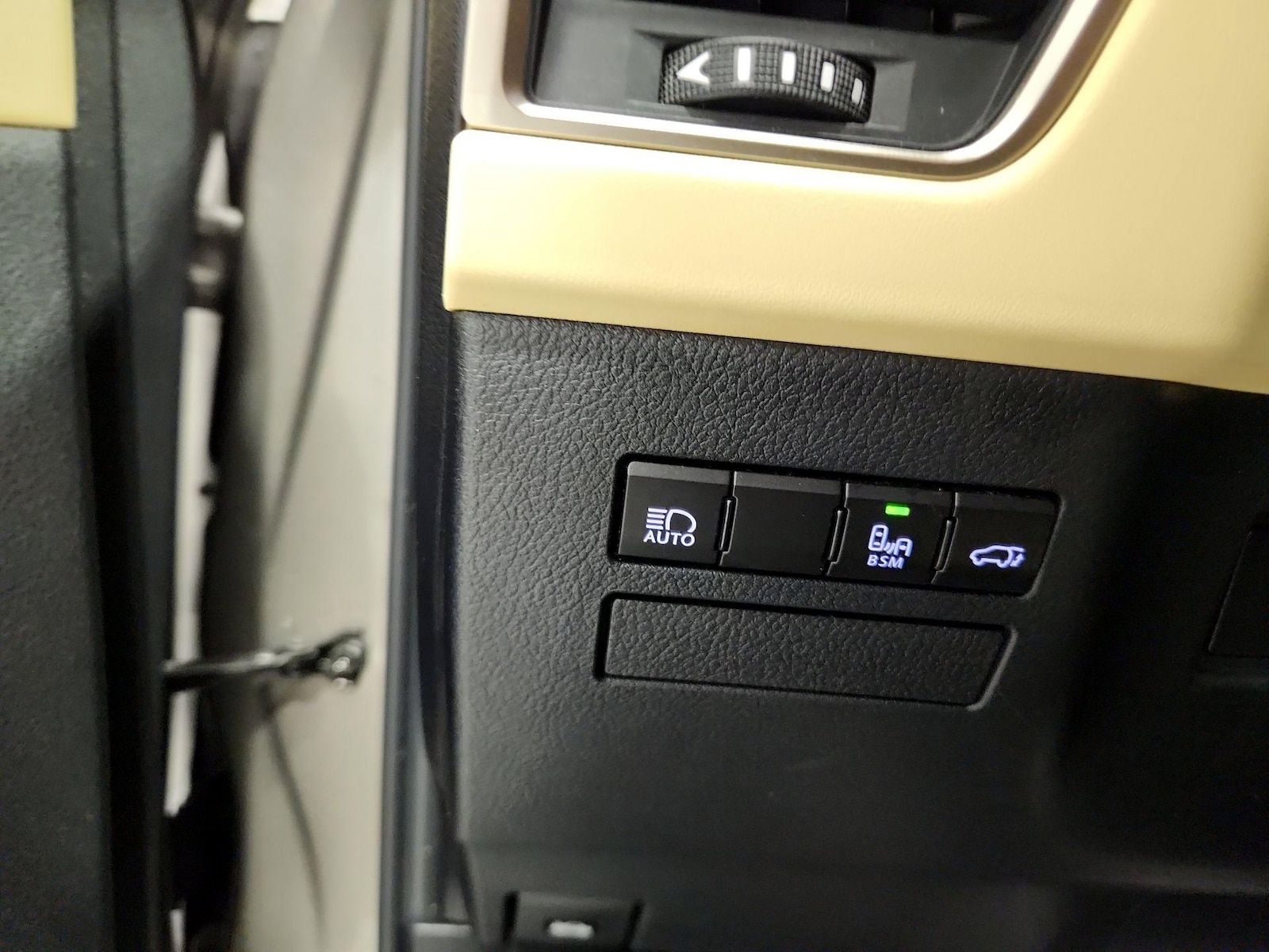 2021 Lexus NX 300 - Photo 14