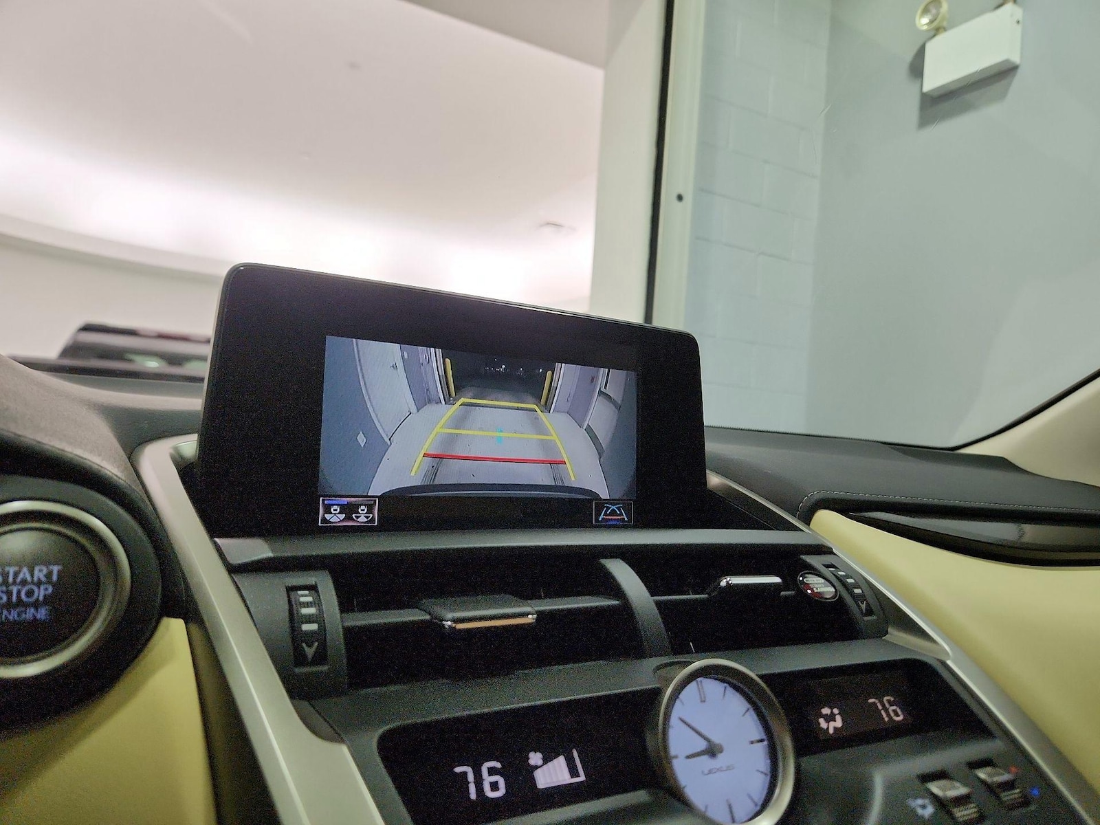 2021 Lexus NX 300 - Photo 15