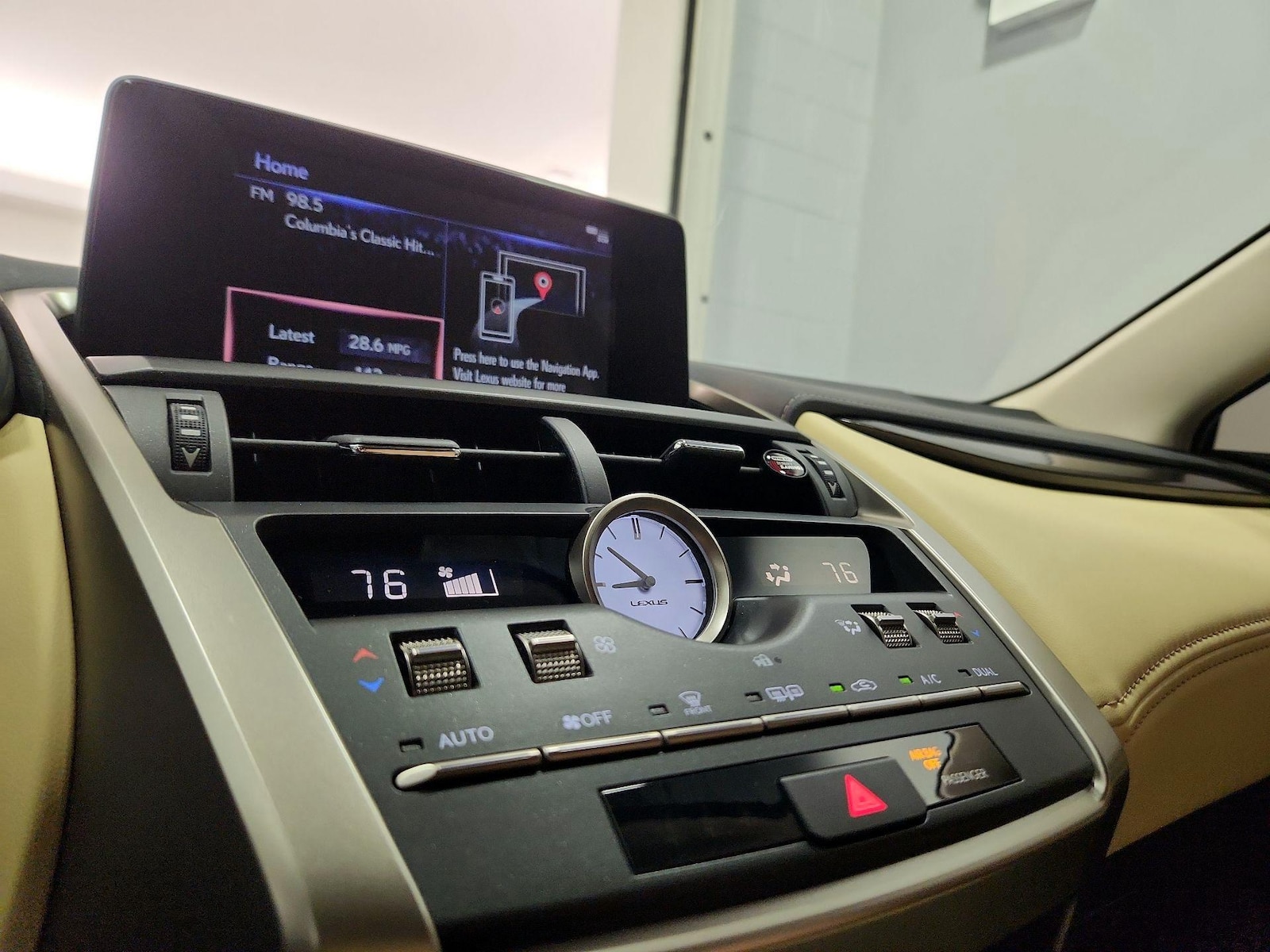 2021 Lexus NX 300 - Photo 17