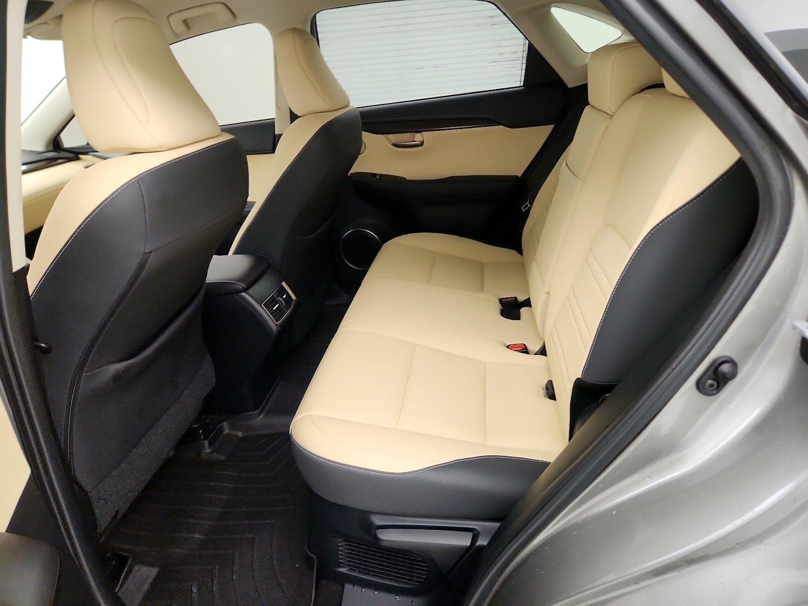 2021 Lexus NX 300 - Photo 19