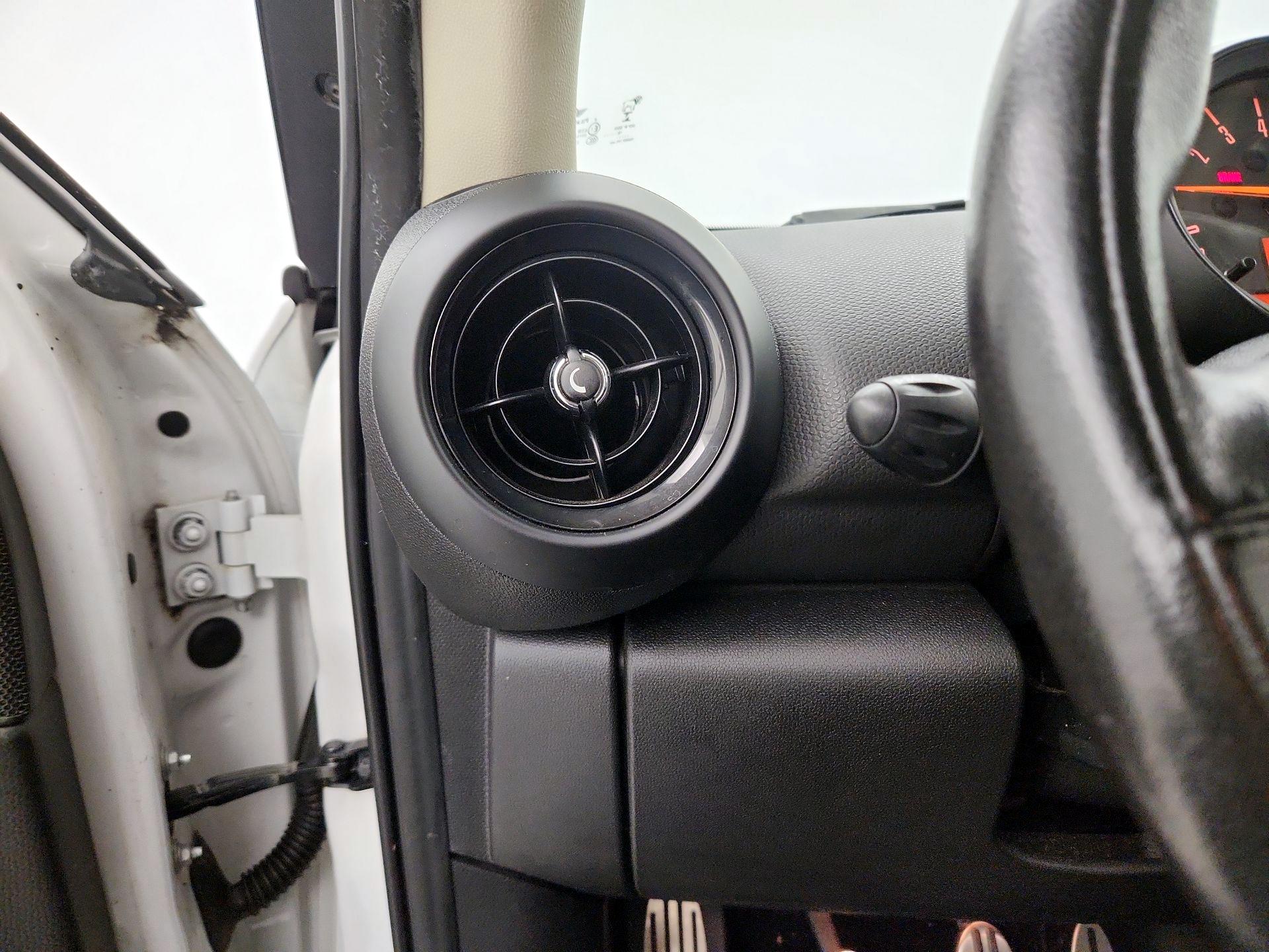 Thumbnail: 2015 MINI Cooper Countryman - 13