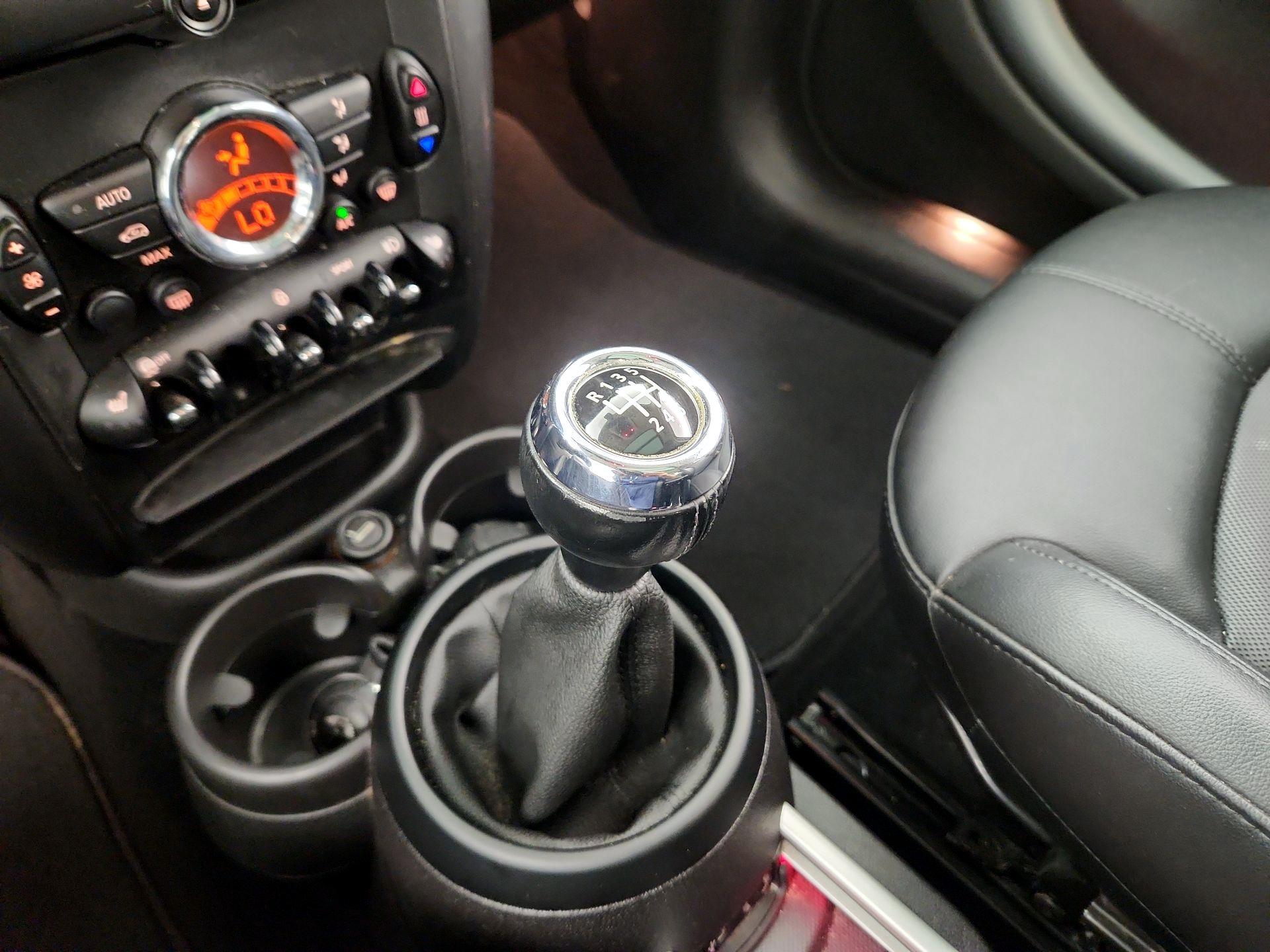 Thumbnail: 2015 MINI Cooper Countryman - 16
